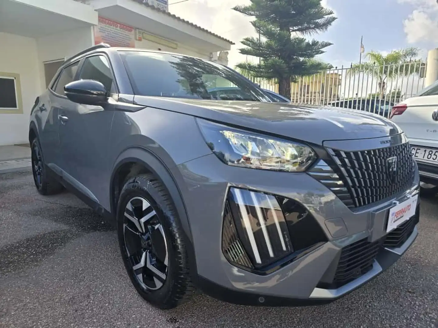 Peugeot 2008 NEW MODEL ALLURE PACK 100CV Grigio - 2