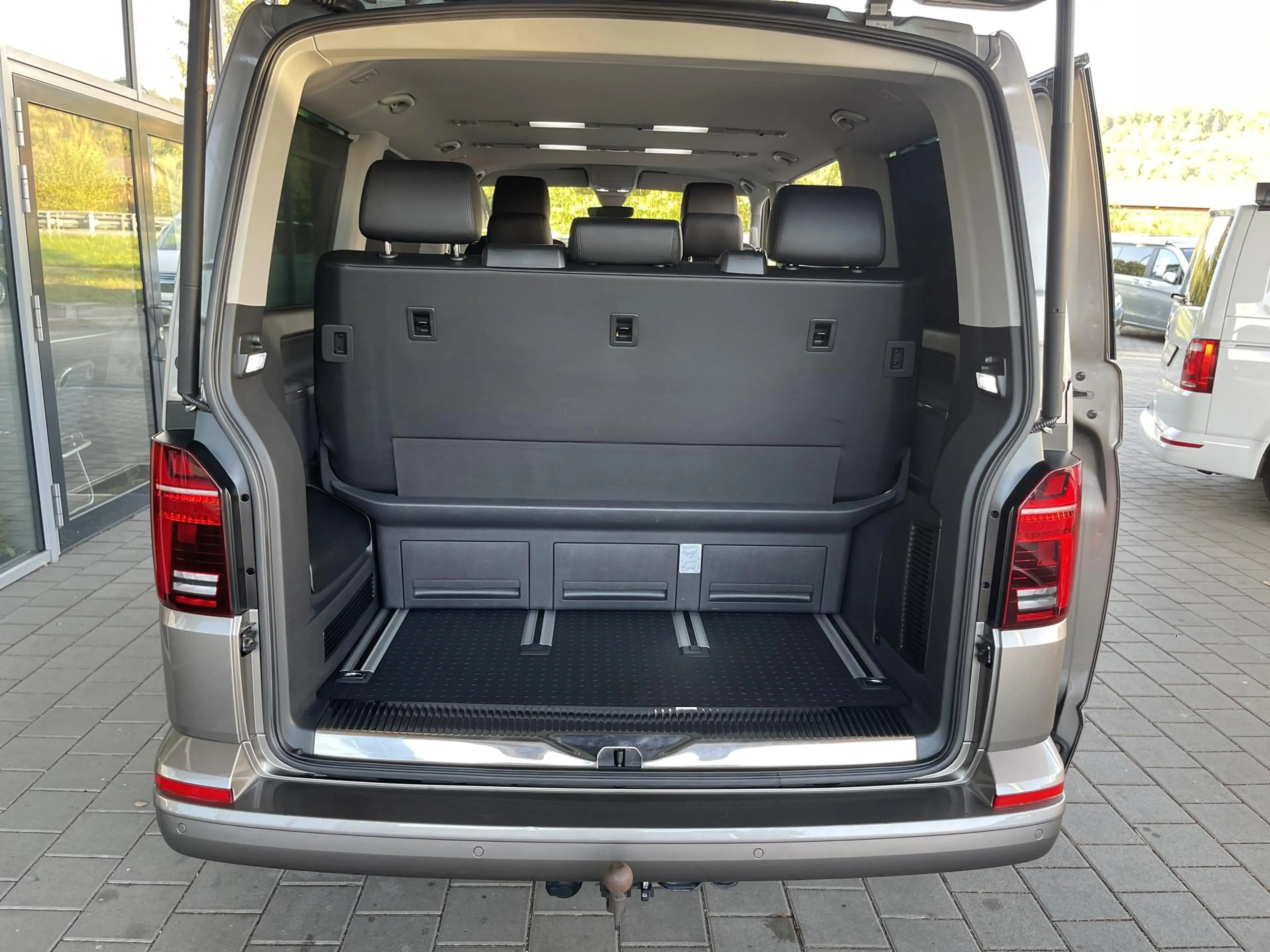 Volkswagen T6.1 Multivan T6.1 Multivan Generation Six 4 Motion AHK, Kamera — photo 8