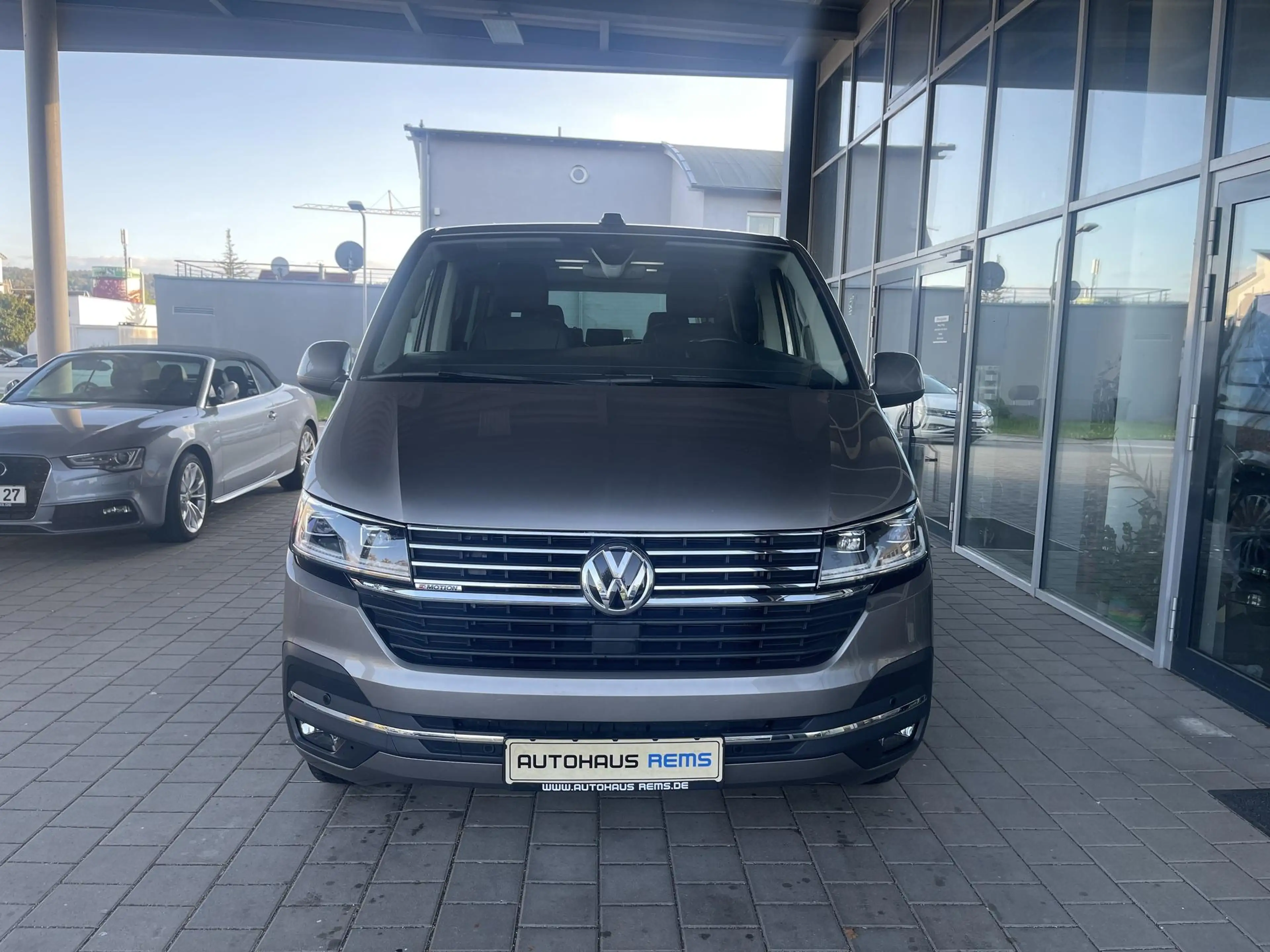 Volkswagen T6.1 Multivan T6.1 Multivan Generation Six 4 Motion AHK, Kamera — photo 2