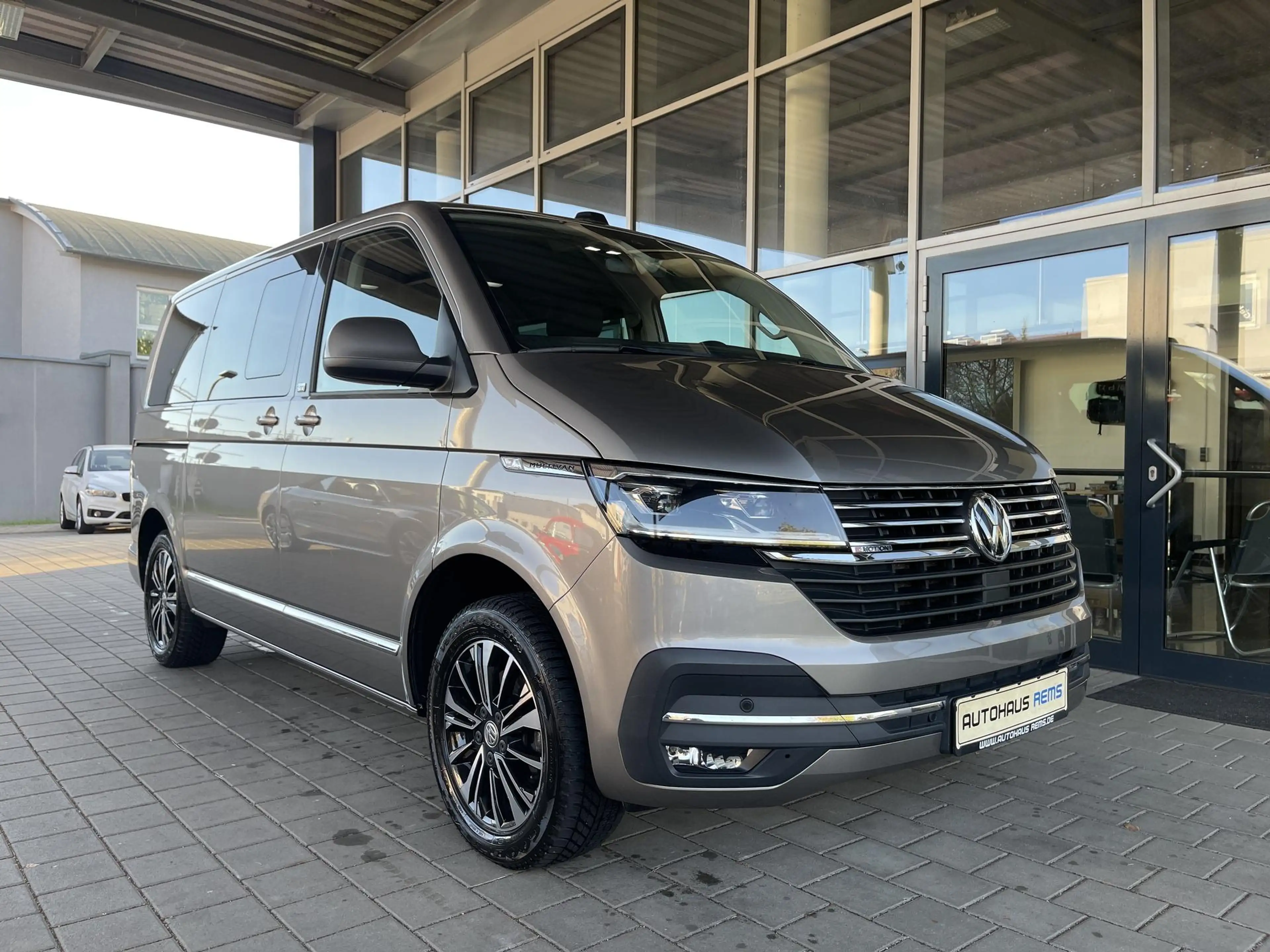 Volkswagen T6.1 Multivan T6.1 Multivan Generation Six 4 Motion AHK, Kamera — photo 7