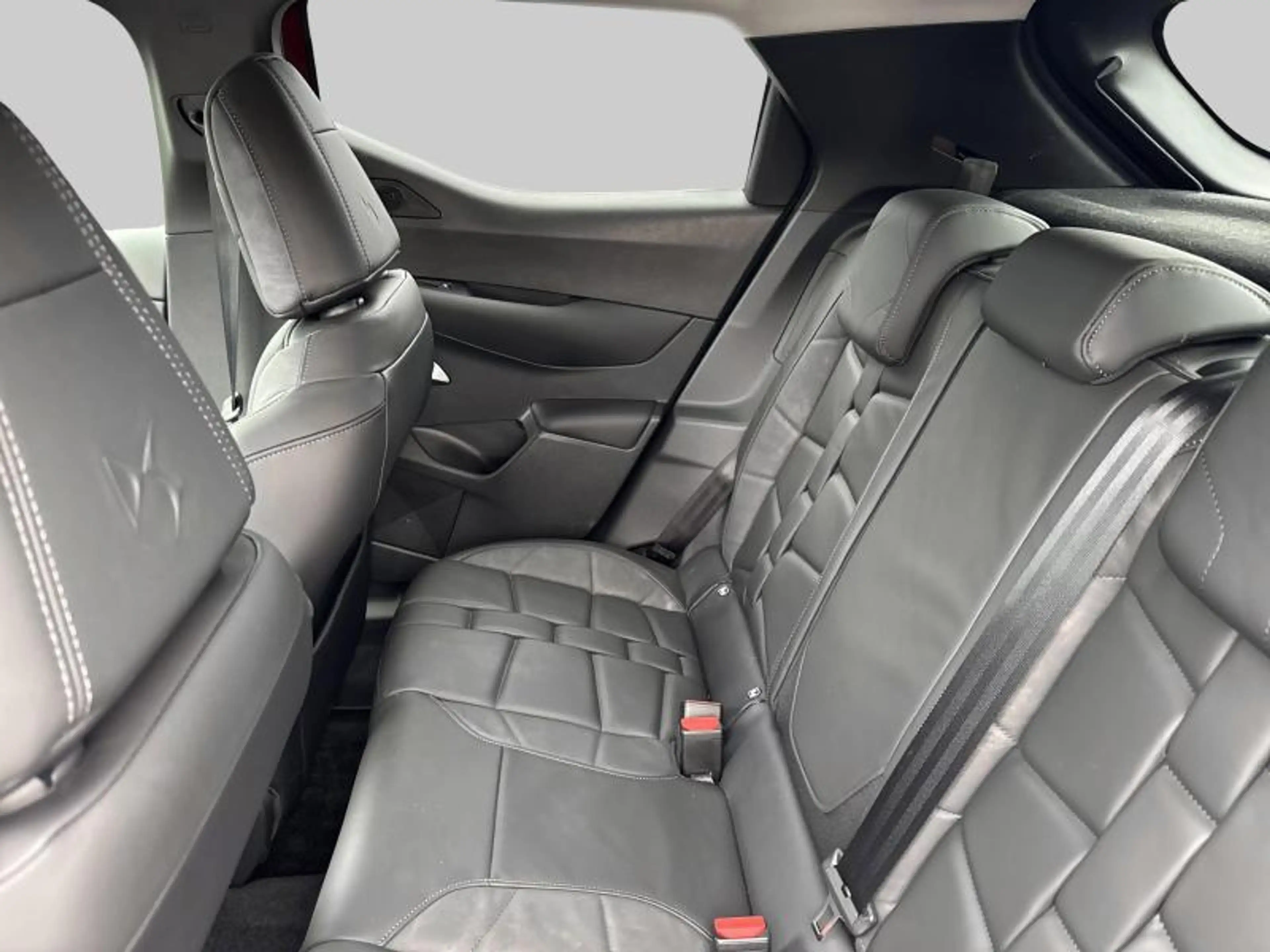 DS Automobiles DS 3 Crossback E-TENSE OPERA — photo 12