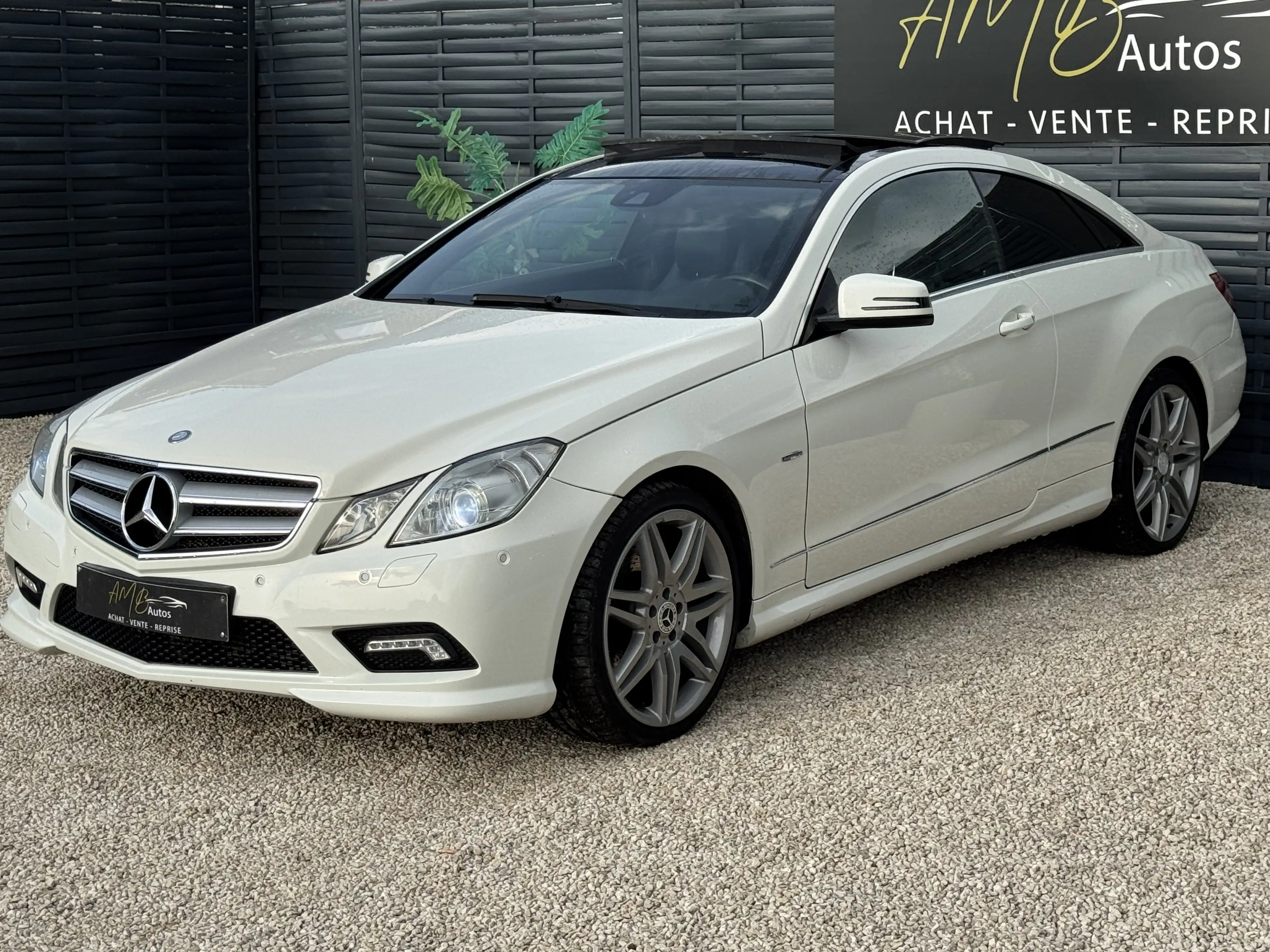 Mercedes-Benz E 250 COUPE E 250 CDI BE Elegance Start/Stop — photo 2
