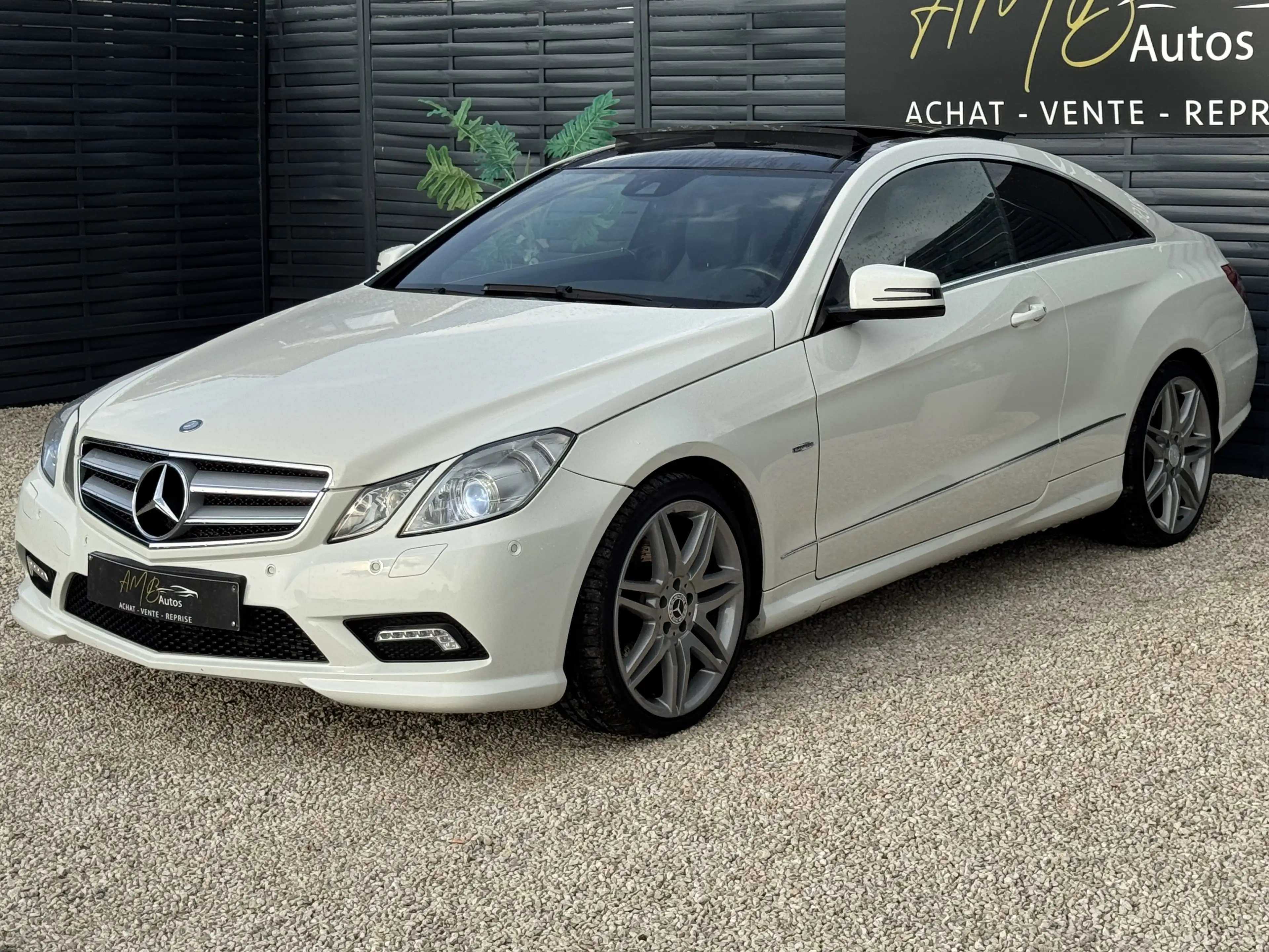 Mercedes-Benz E 250 COUPE E 250 CDI BE Elegance Start/Stop — photo 3