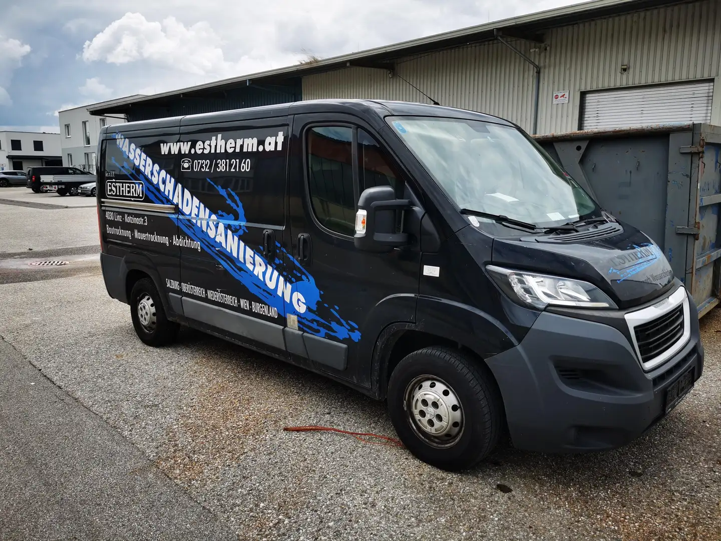 Peugeot Boxer KW3300 L2H1 Schwarz - 2