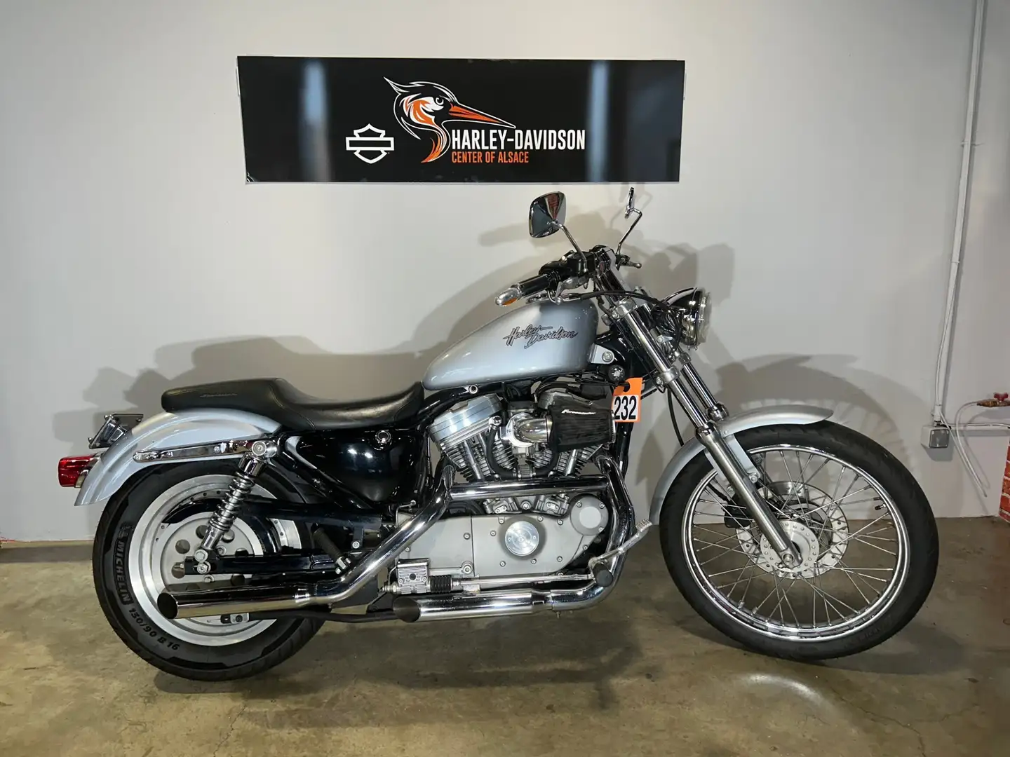 Harley-Davidson Sportster 883 - 1