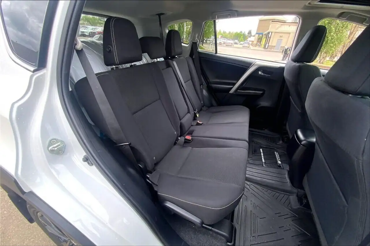 Toyota RAV 4 снимка Toyota RAV 4