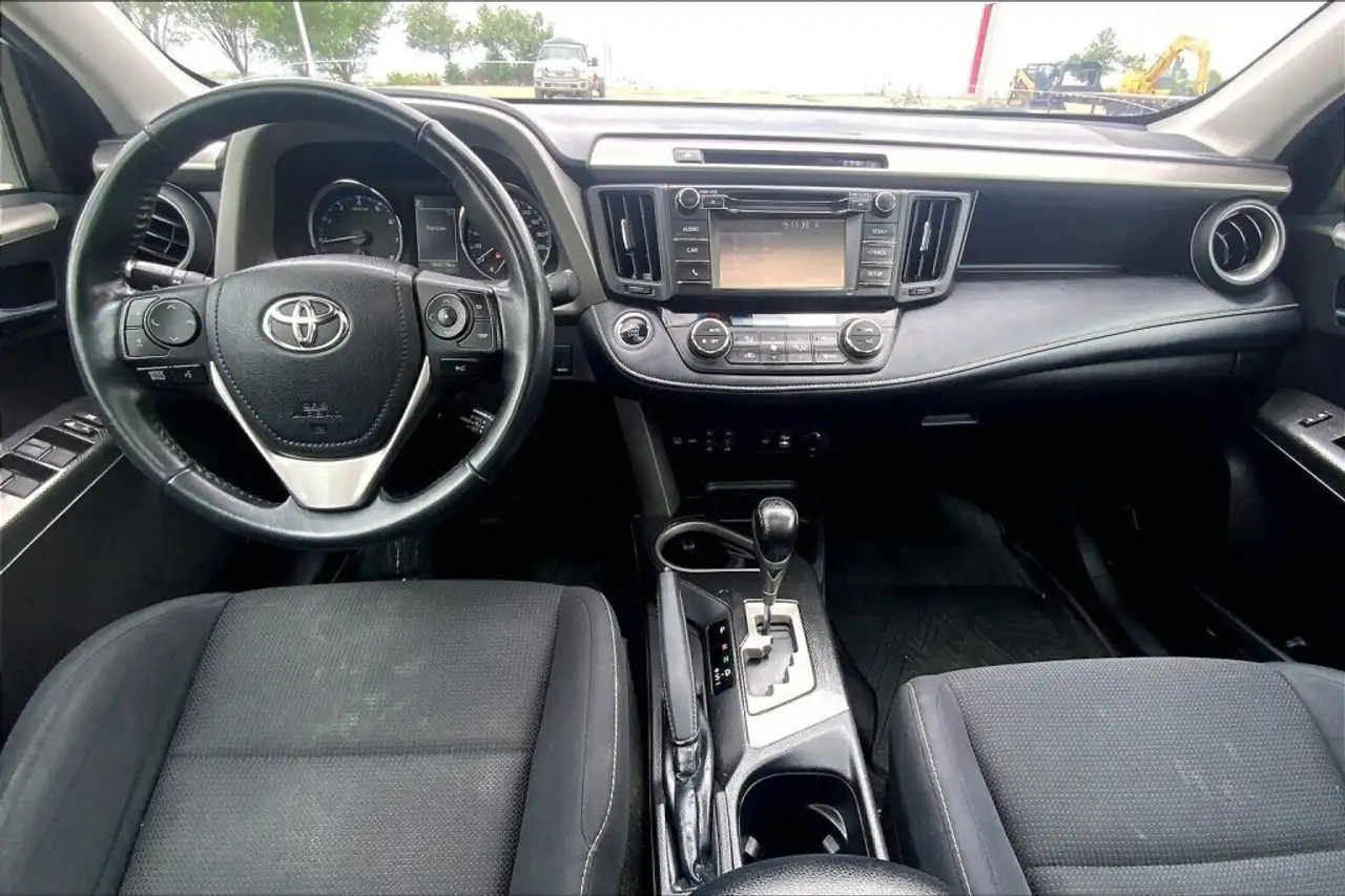 Toyota RAV 4 снимка Toyota RAV 4