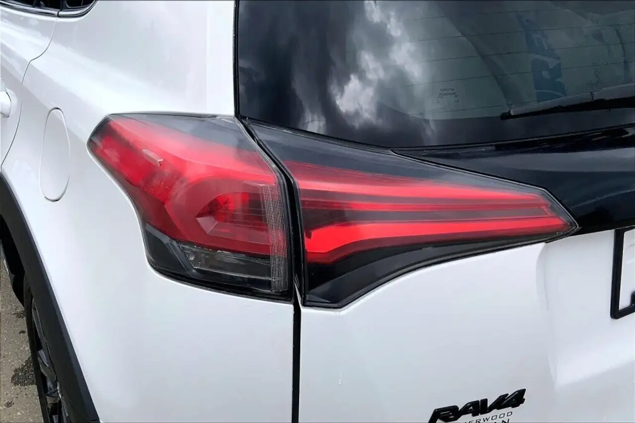 Toyota RAV 4 снимка Toyota RAV 4