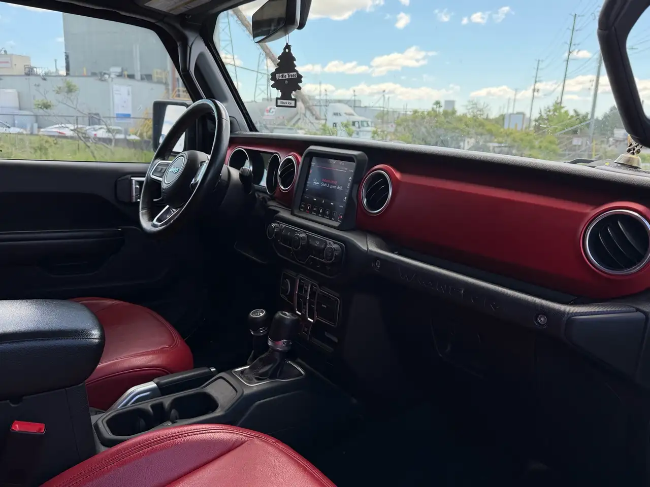 Jeep Wrangler снимка Jeep Wrangler