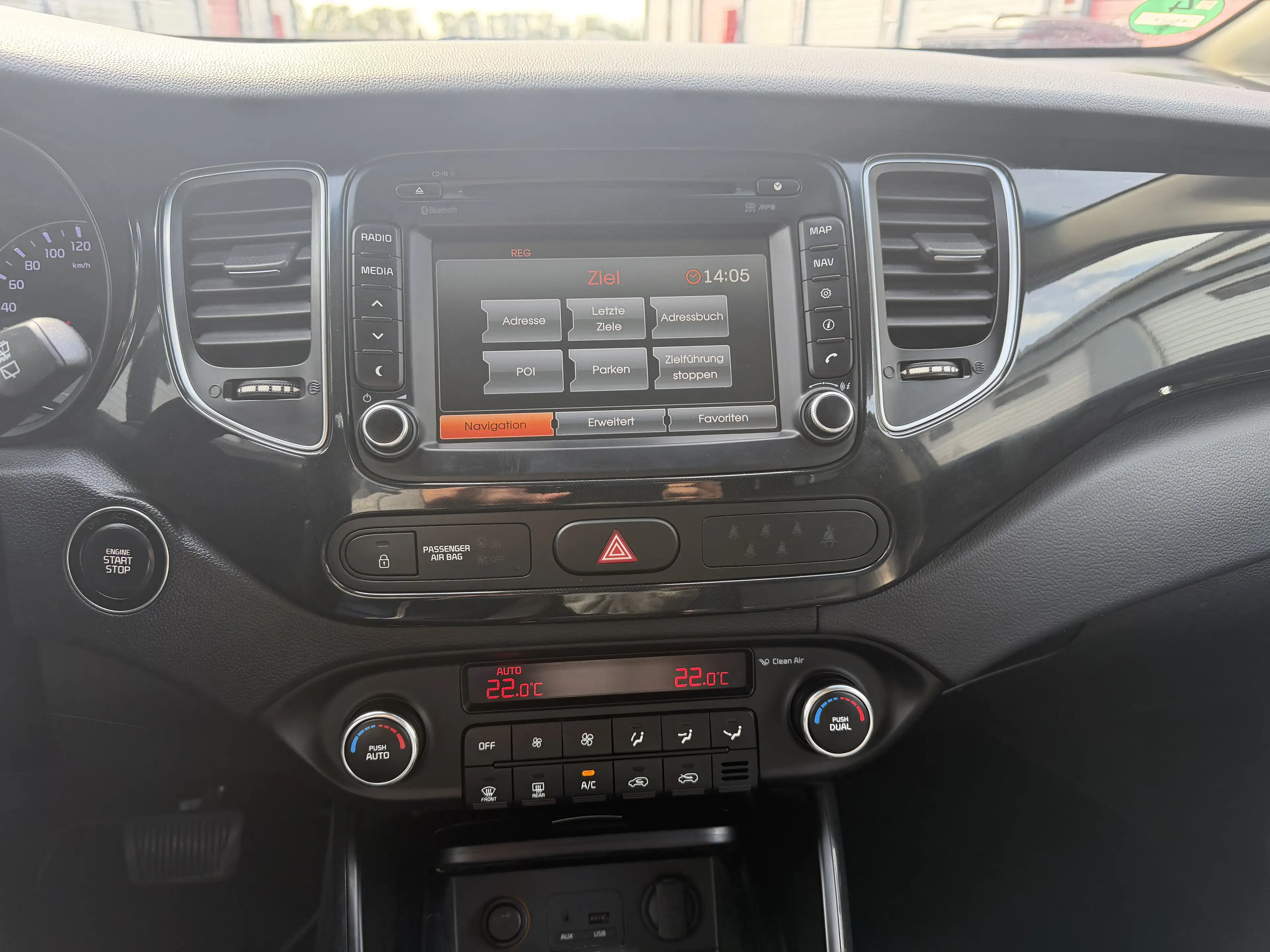 Kia Carens Spirit+*7-Sitzer*+Kamera+AHK+Xenon+Leder — photo 12