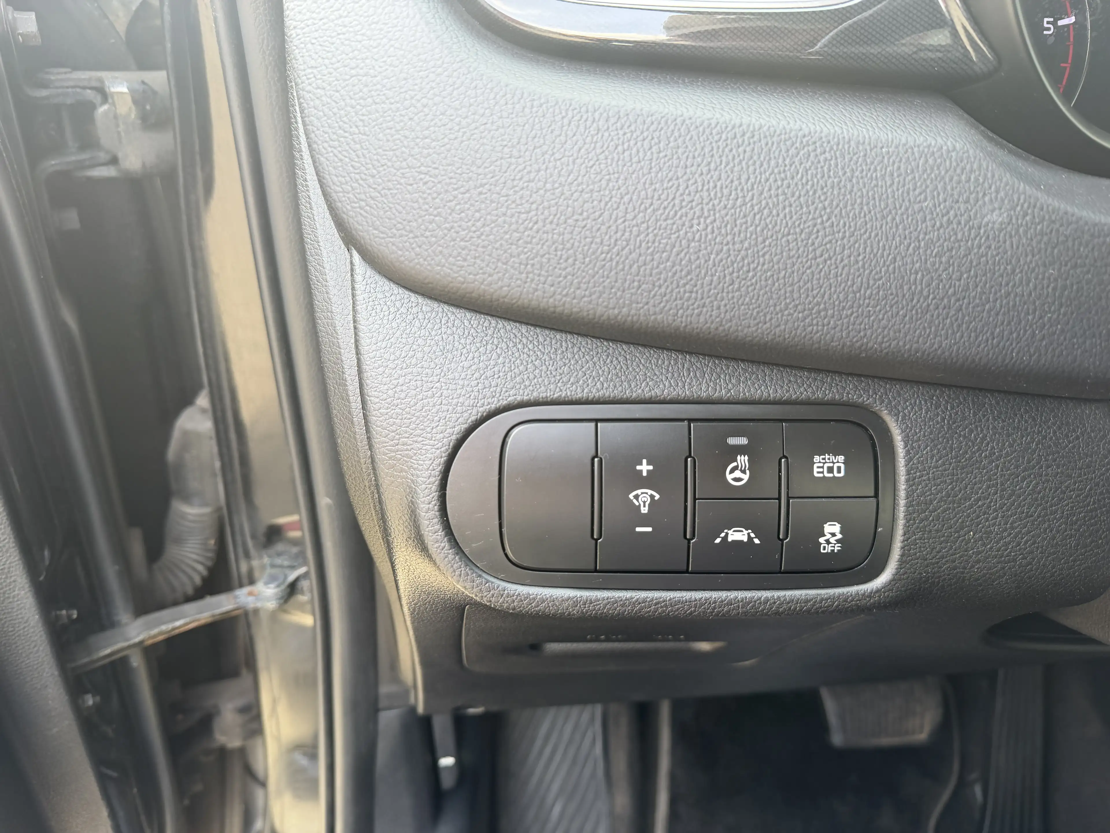 Kia Carens Spirit+*7-Sitzer*+Kamera+AHK+Xenon+Leder — photo 11