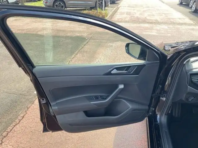 Volkswagen Polo view 14