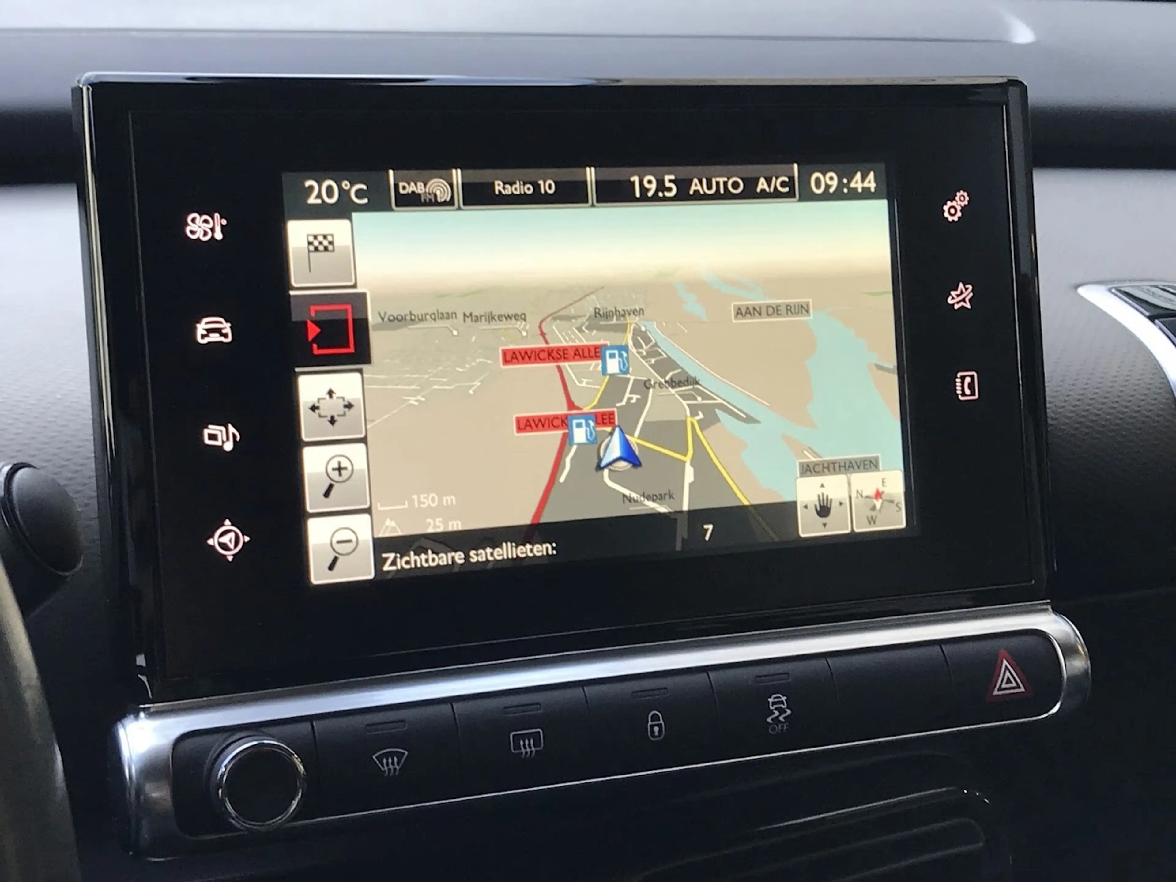 Citroen C4 Cactus 1.2 PureTech Shine|Navi|Cruise|Camera|Automaat|DAB — photo 16
