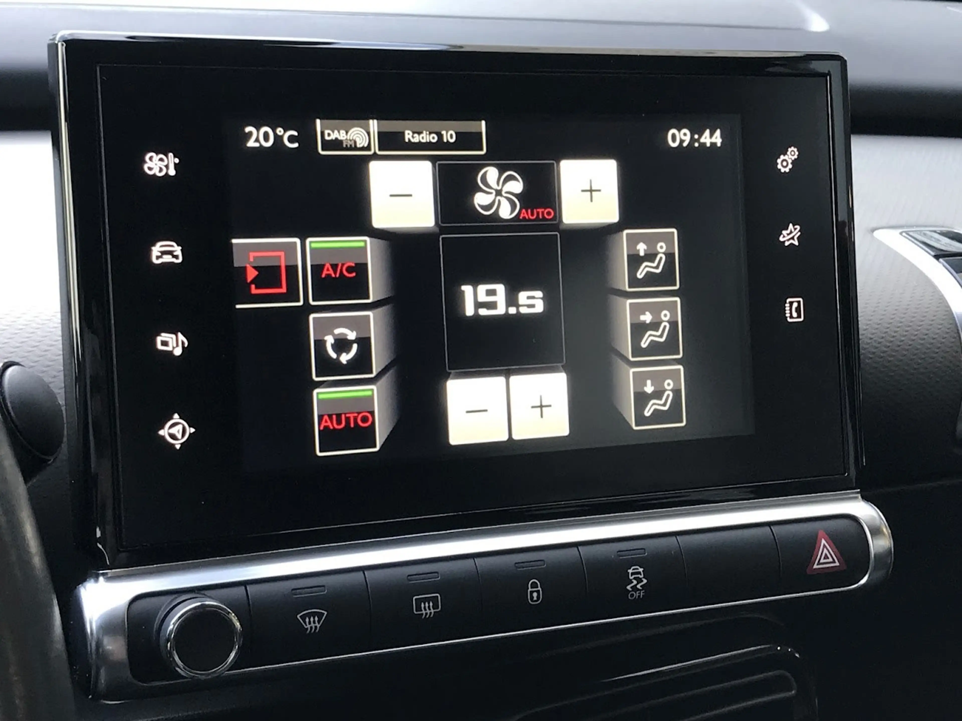 Citroen C4 Cactus 1.2 PureTech Shine|Navi|Cruise|Camera|Automaat|DAB — photo 18