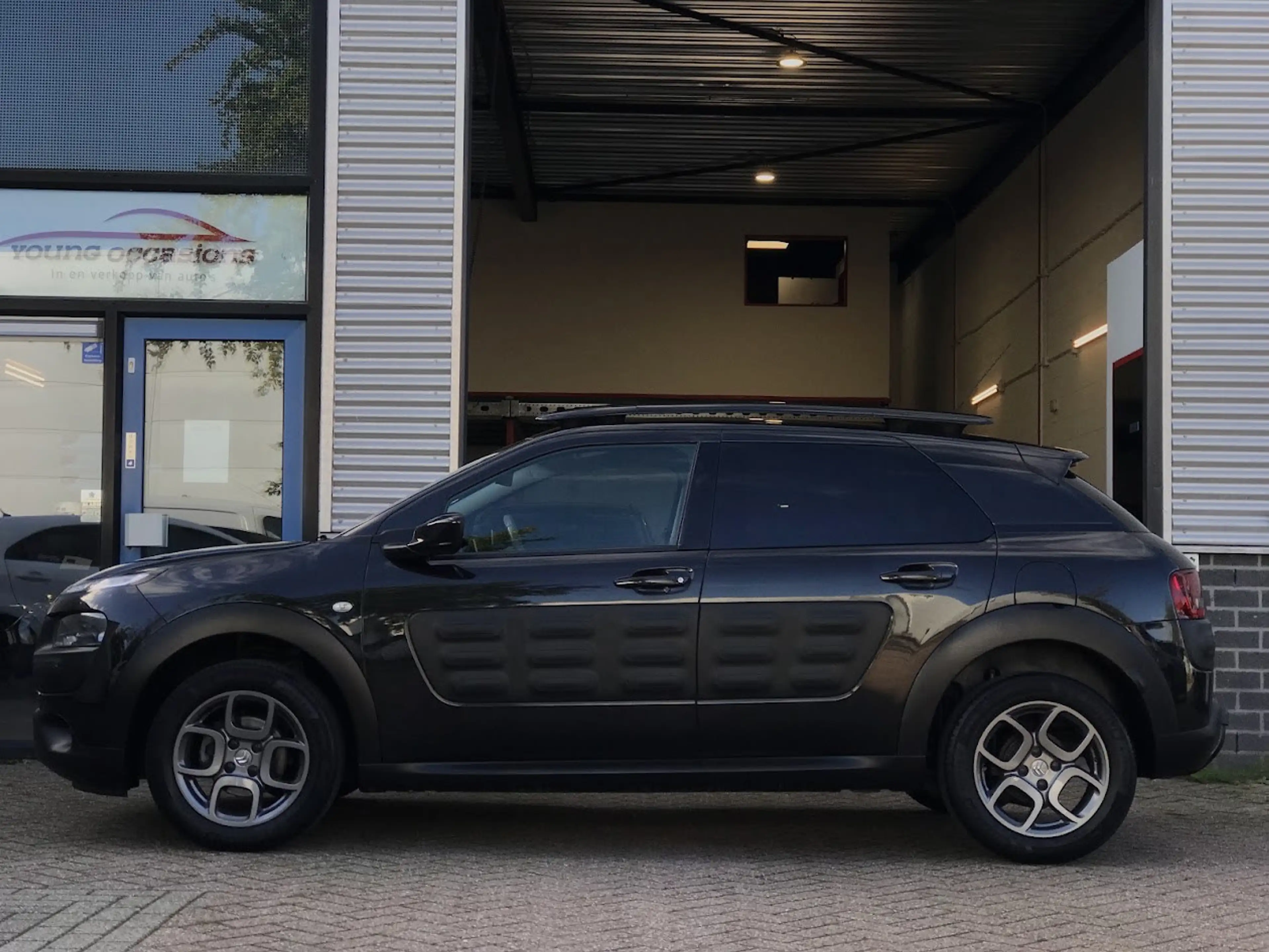 Citroen C4 Cactus 1.2 PureTech Shine|Navi|Cruise|Camera|Automaat|DAB — photo 5