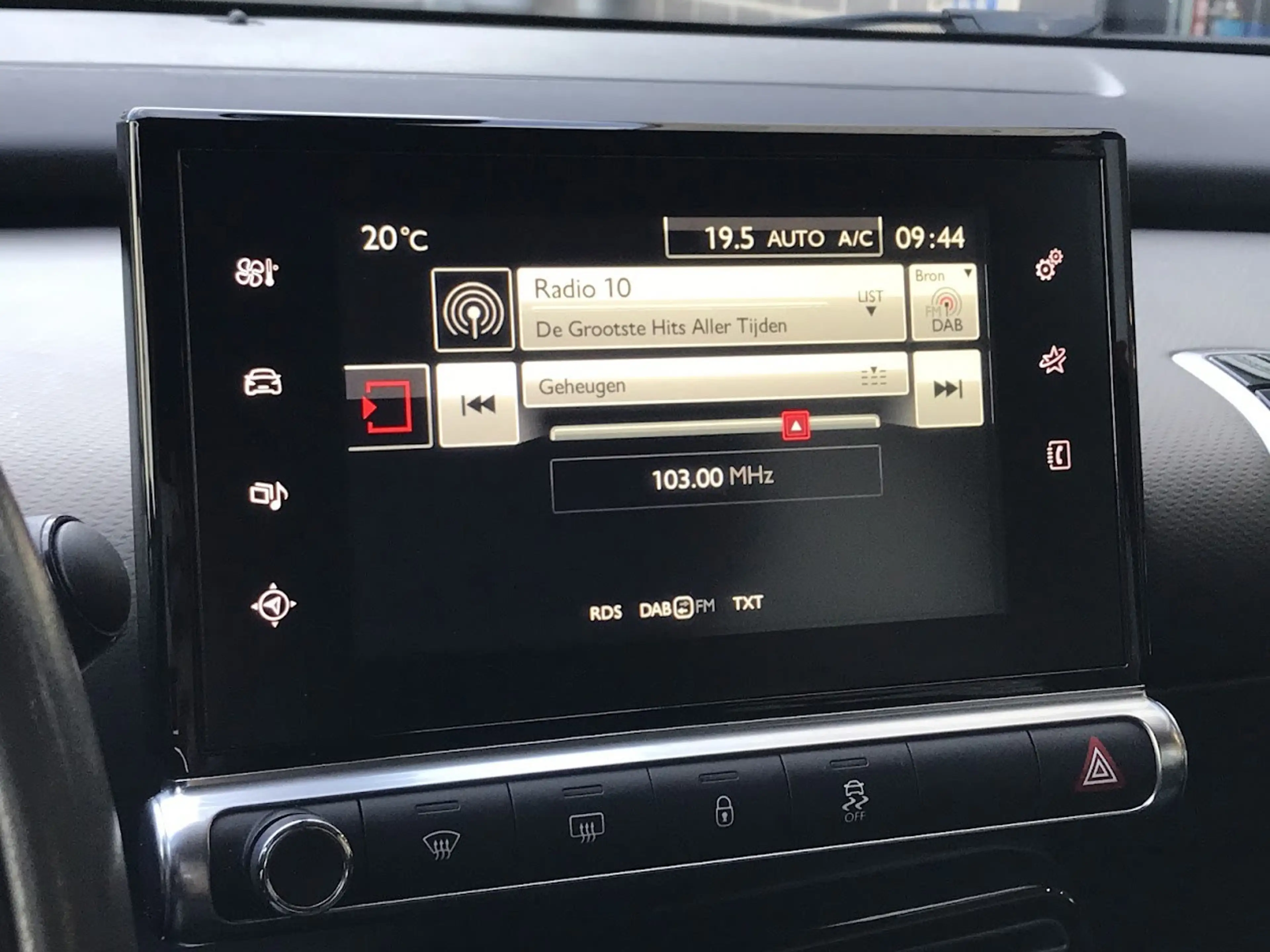 Citroen C4 Cactus 1.2 PureTech Shine|Navi|Cruise|Camera|Automaat|DAB — photo 17