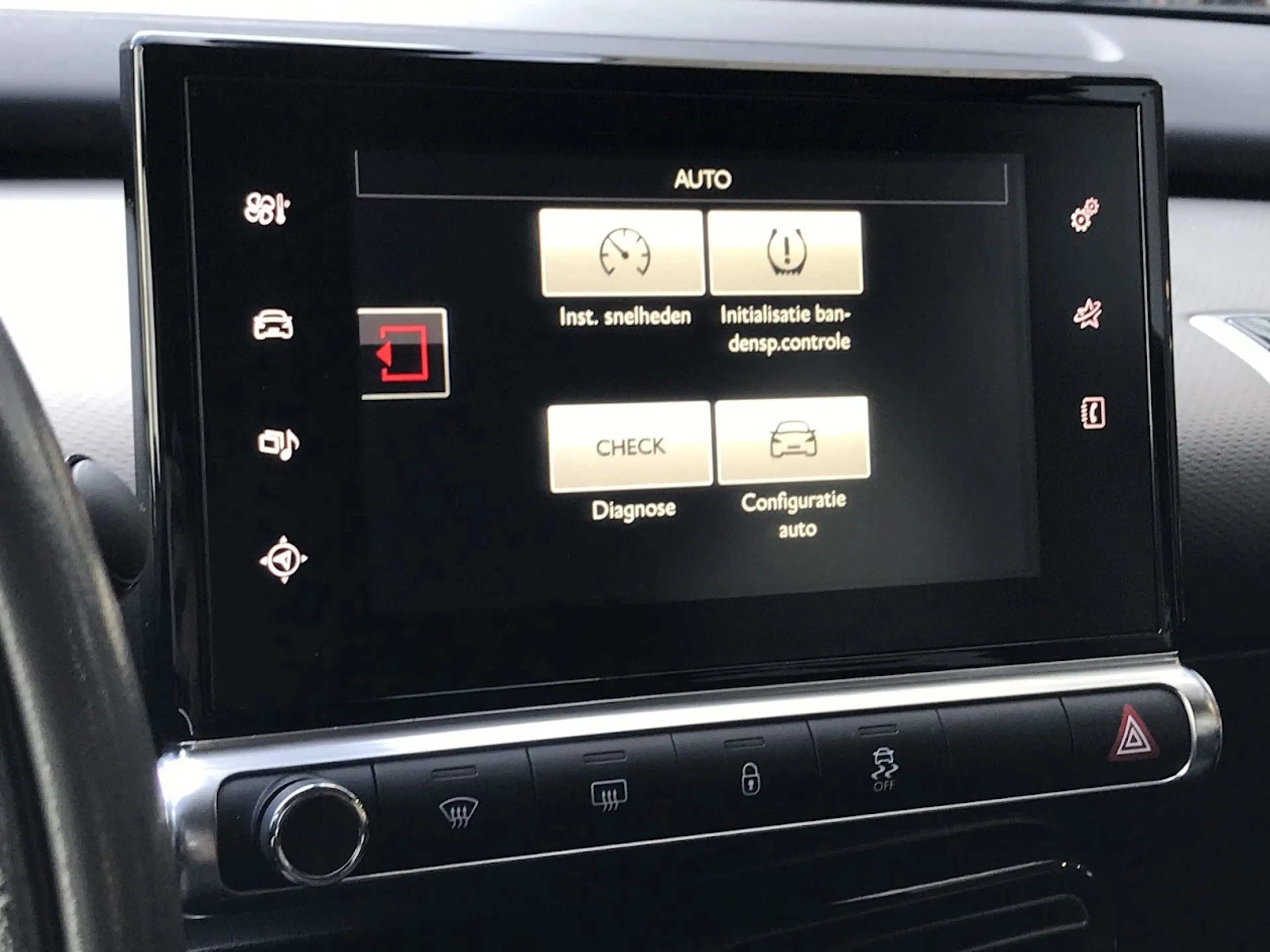Citroen C4 Cactus 1.2 PureTech Shine|Navi|Cruise|Camera|Automaat|DAB — photo 20