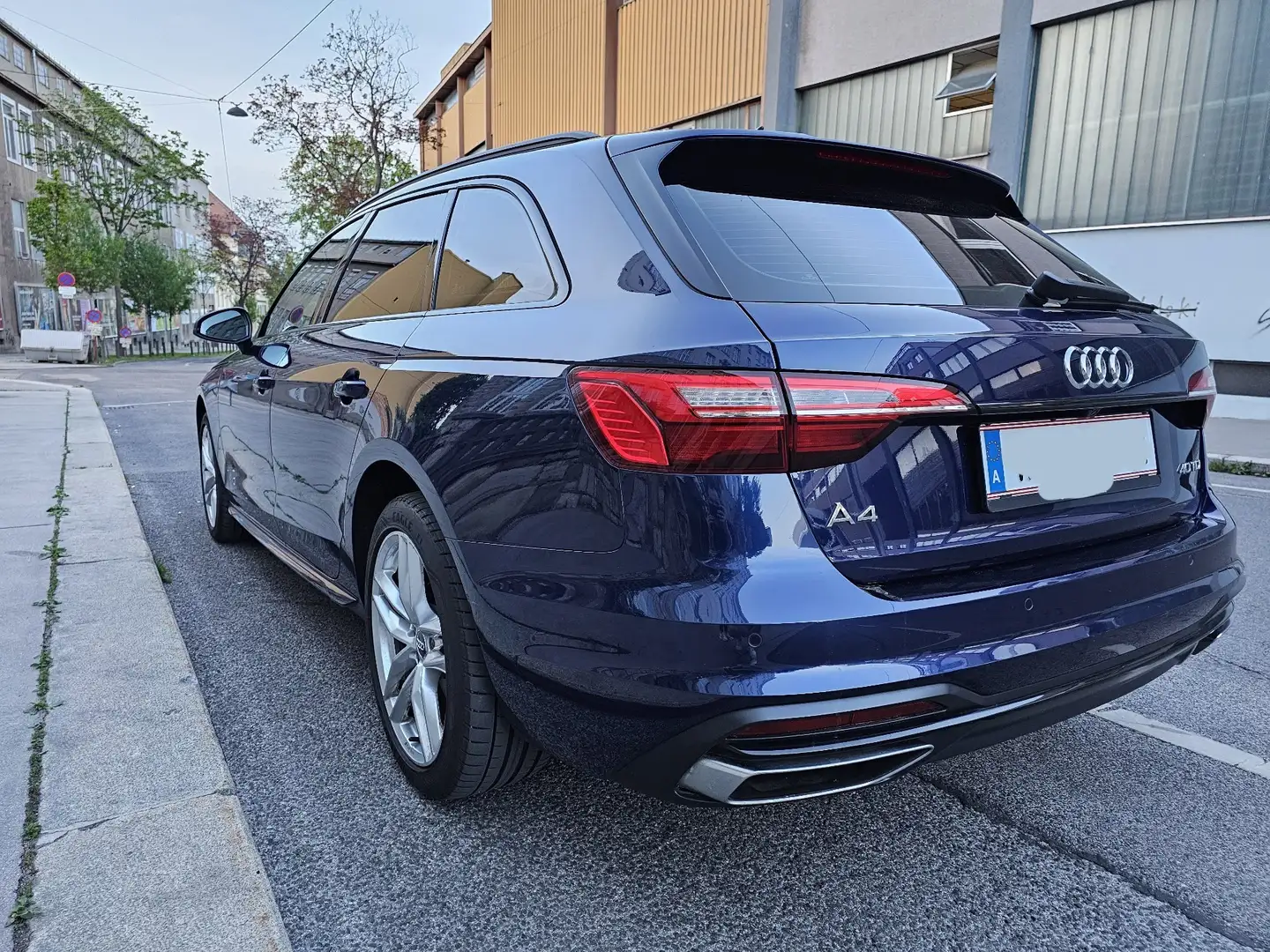 Audi A4 Avant 40 TDI advanced S-tronic Blau - 2