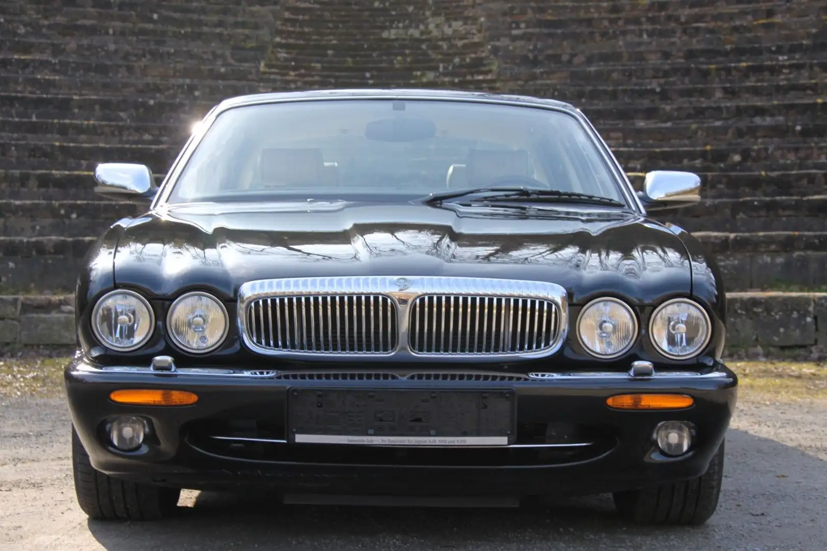 Jaguar Daimler Super V8 Langversion 3 Jahre Garantie Schwarz - 1