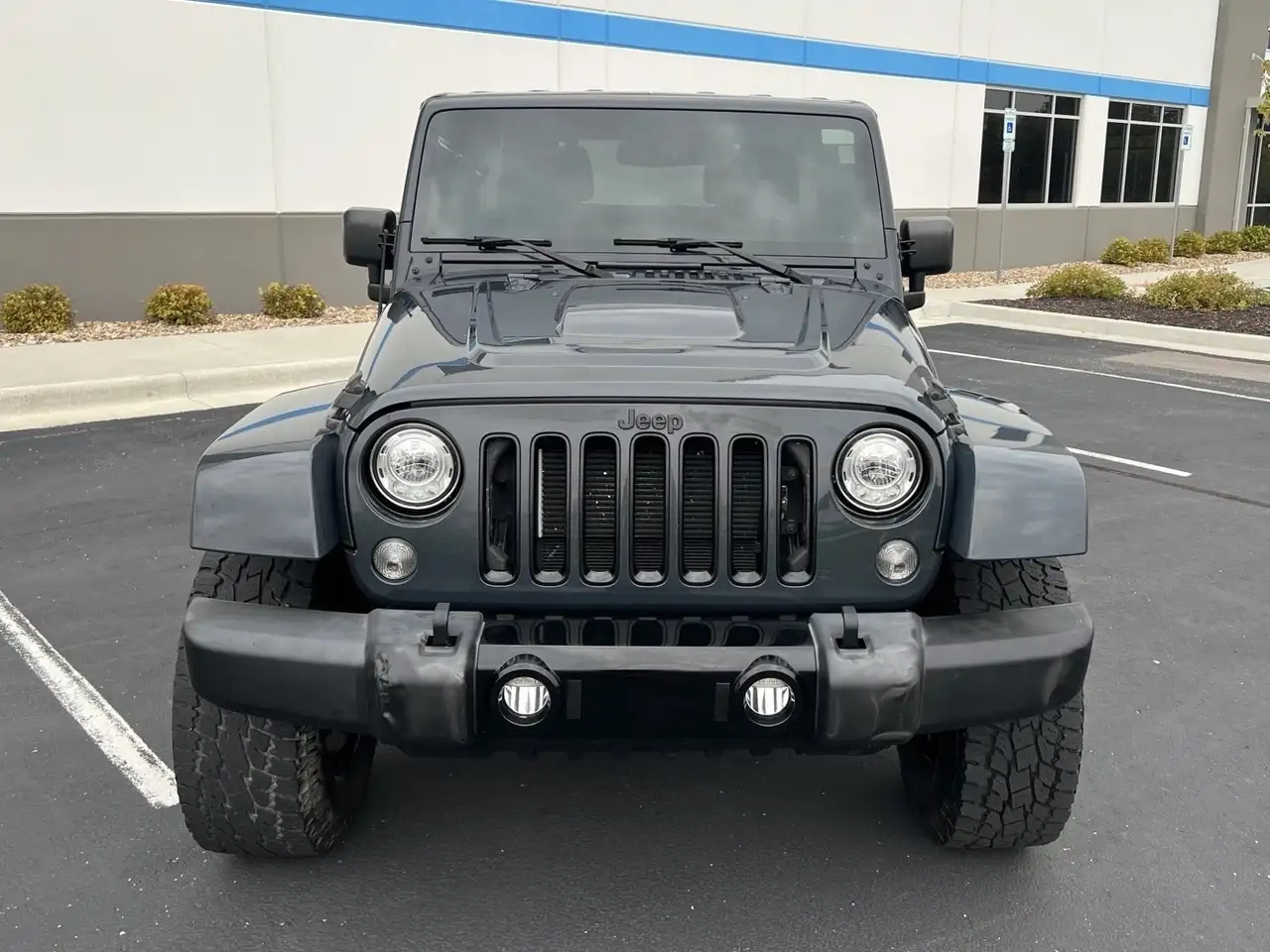 Jeep Wrangler снимка Jeep Wrangler