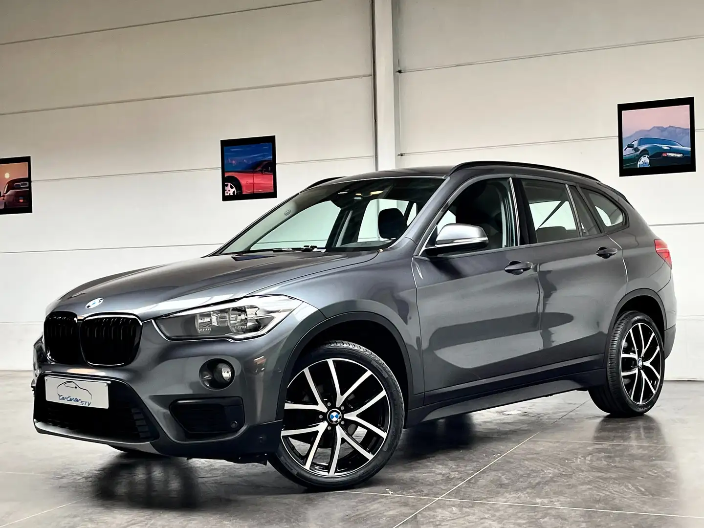 BMW X1 sDRIVE / STEPTRONIC / LEDER / NAVI / Grau - 1