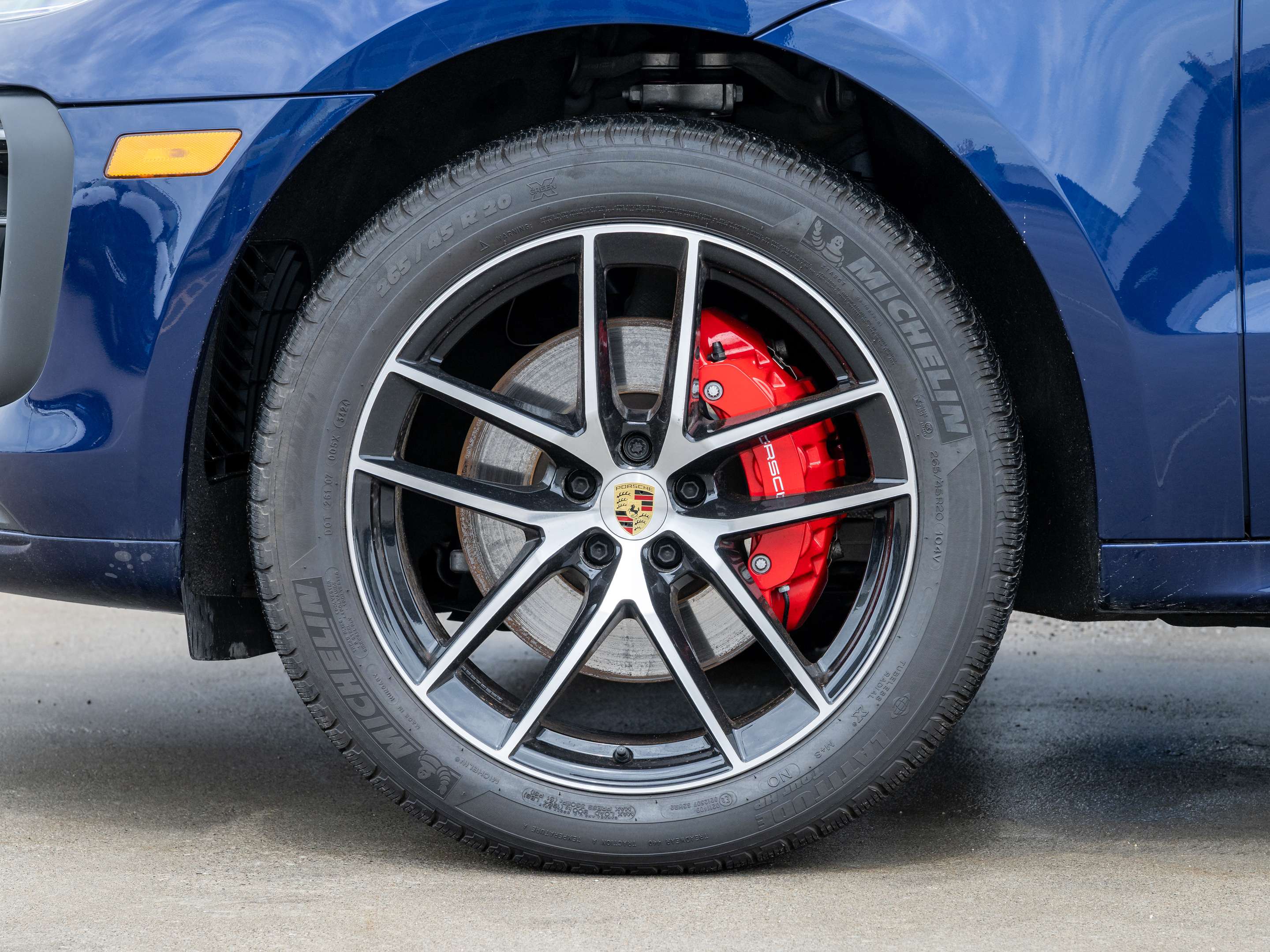 2025 Porsche Macan S | Winter Tire Package Included thumb 7