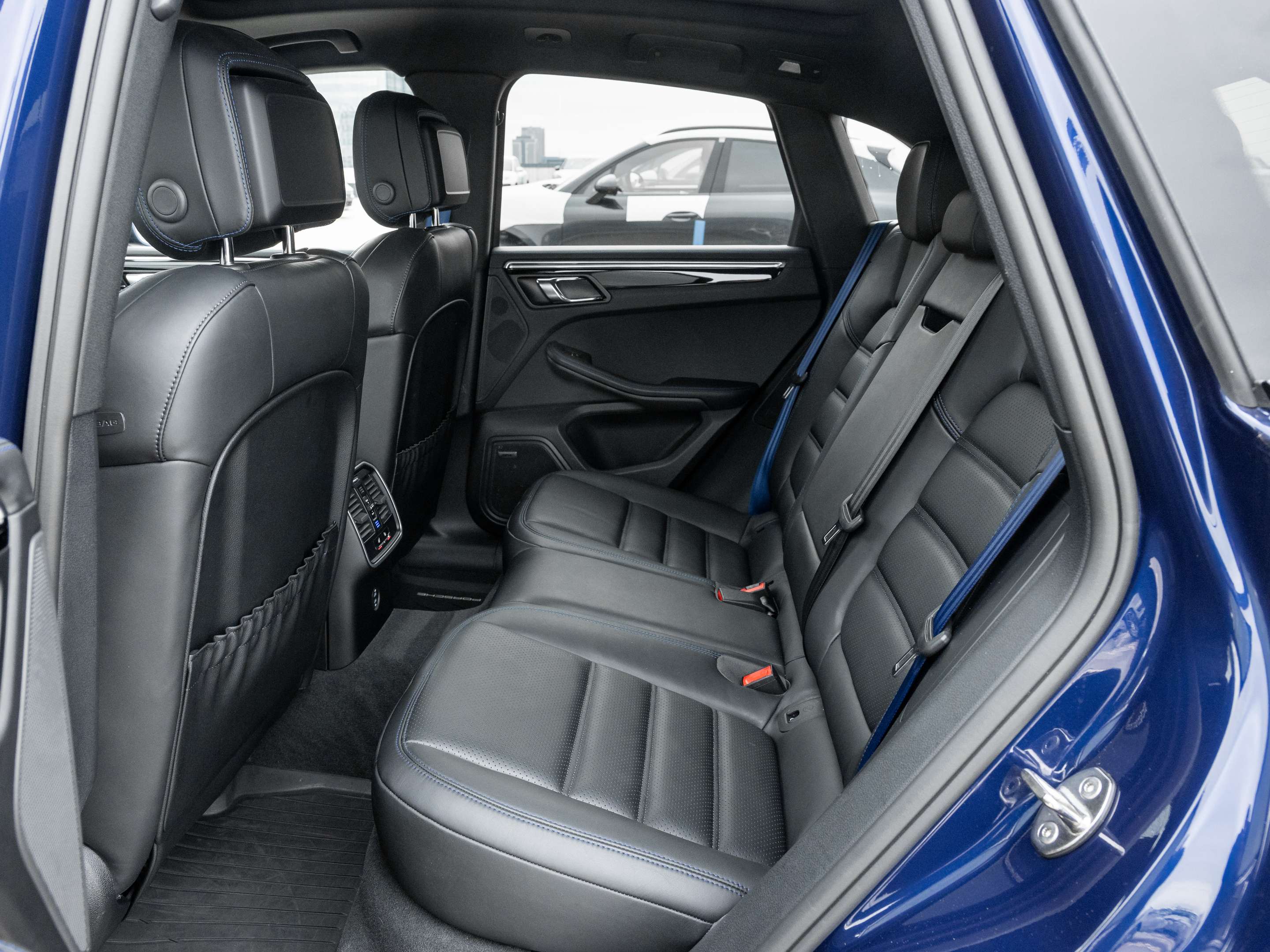2025 Porsche Macan S | Winter Tire Package Included thumb 33