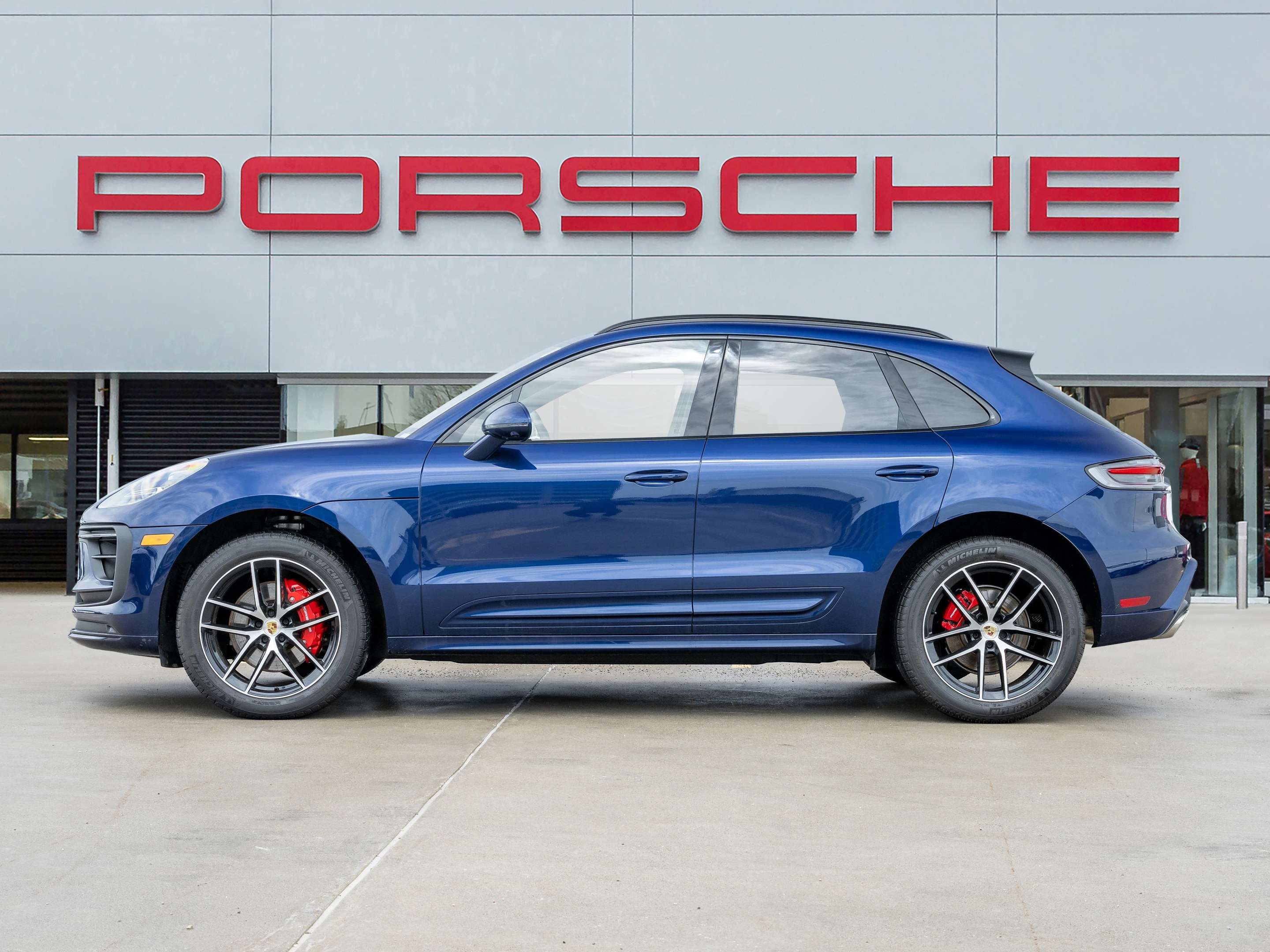 2025 Porsche Macan S | Winter Tire Package Included alt 2