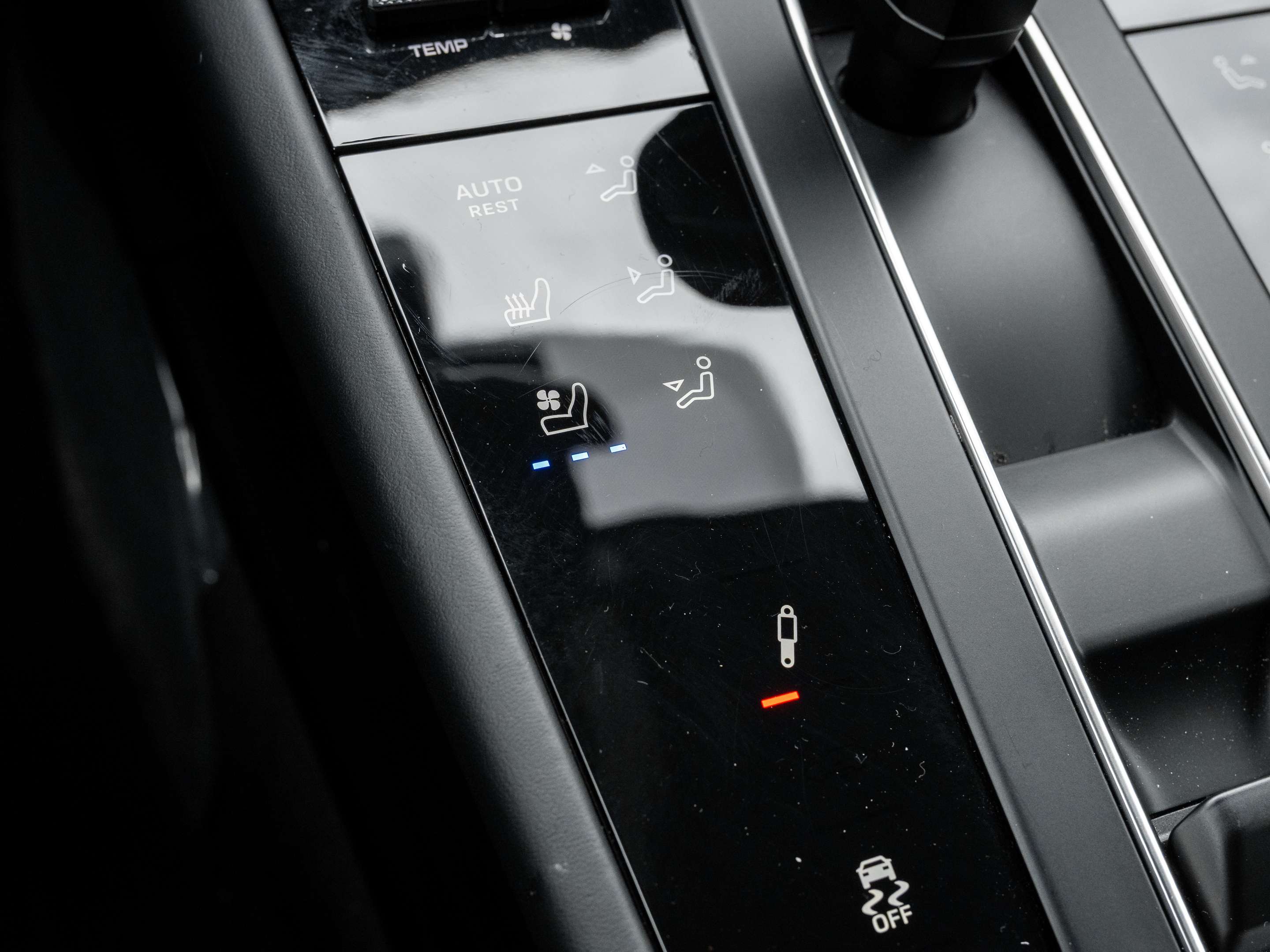 2025 Porsche Macan S | Winter Tire Package Included thumb 25