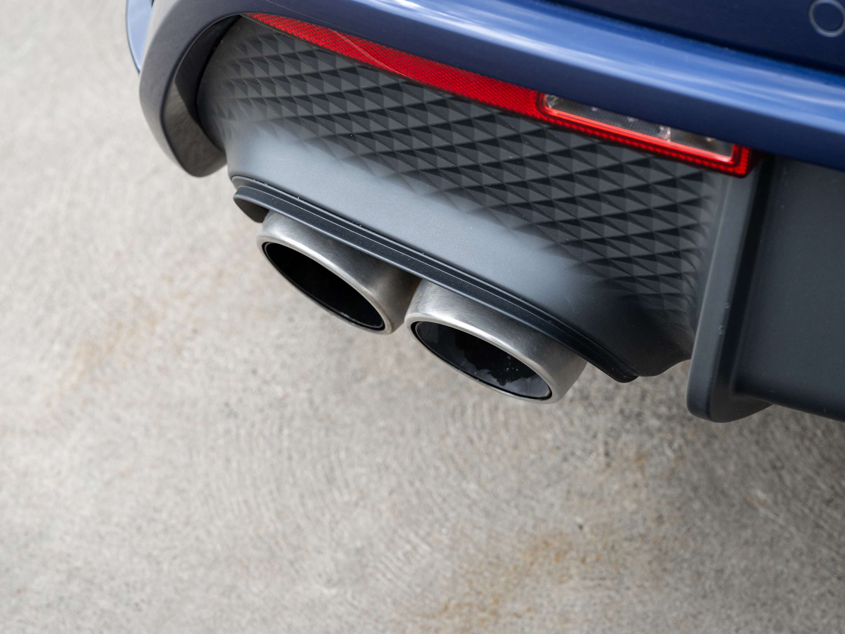 2025 Porsche Macan S | Winter Tire Package Included thumb 11