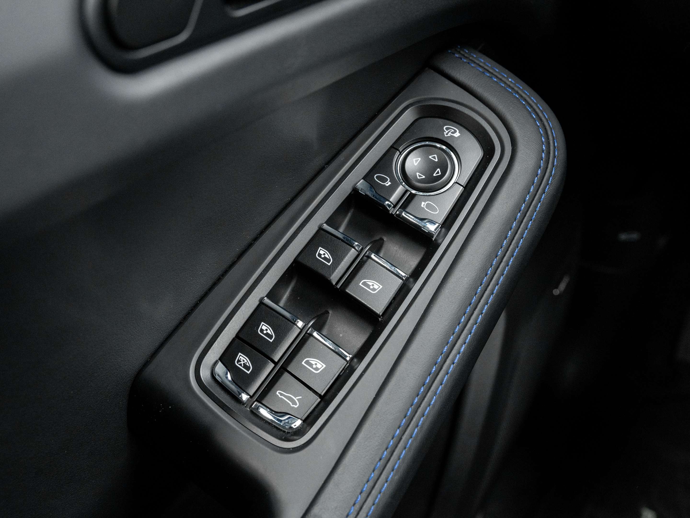 2025 Porsche Macan S | Winter Tire Package Included thumb 21