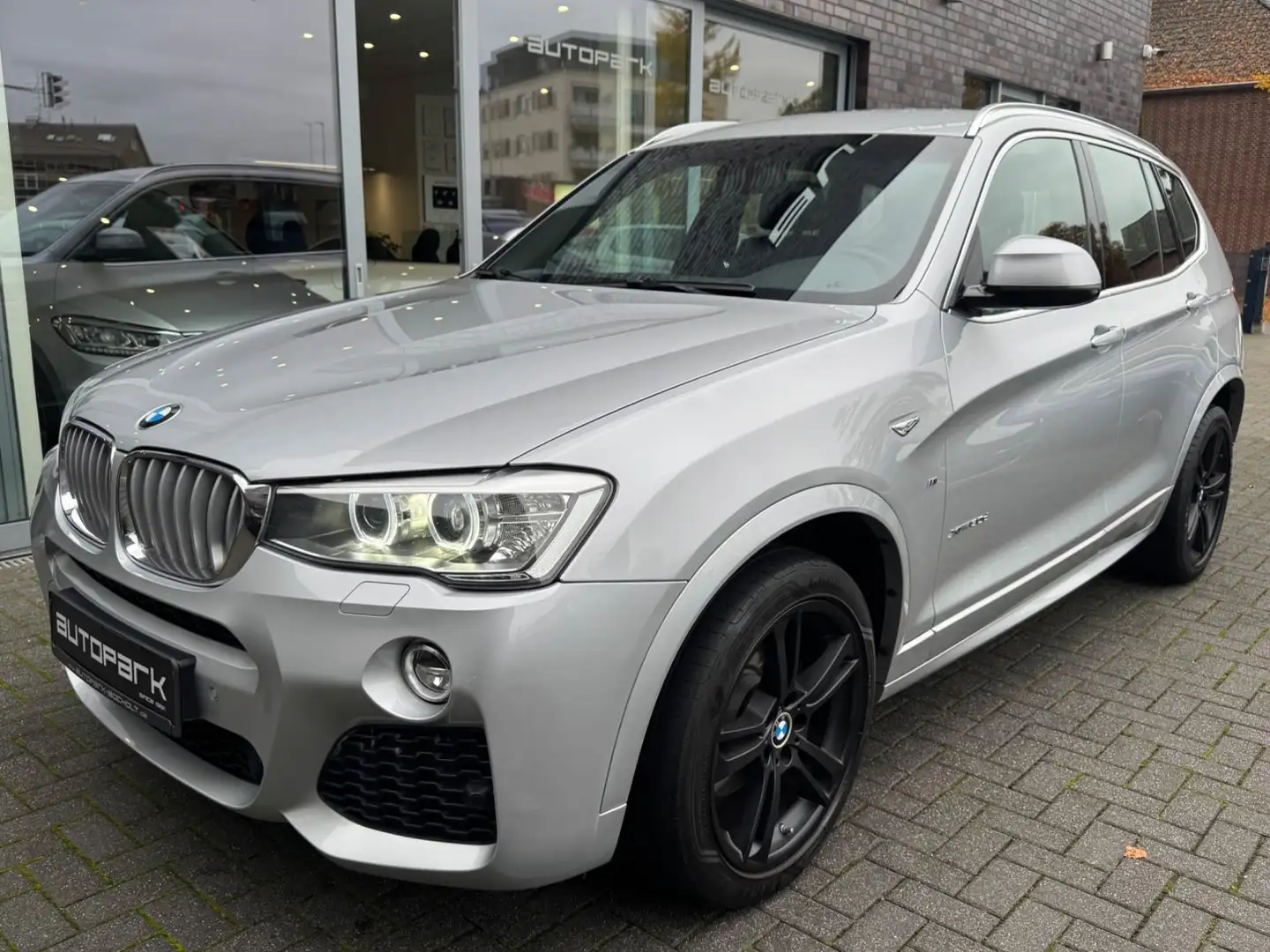 BMW X3 xDrive 30d M Sport Xenon Kamera NaviProf 18" Silber - 1