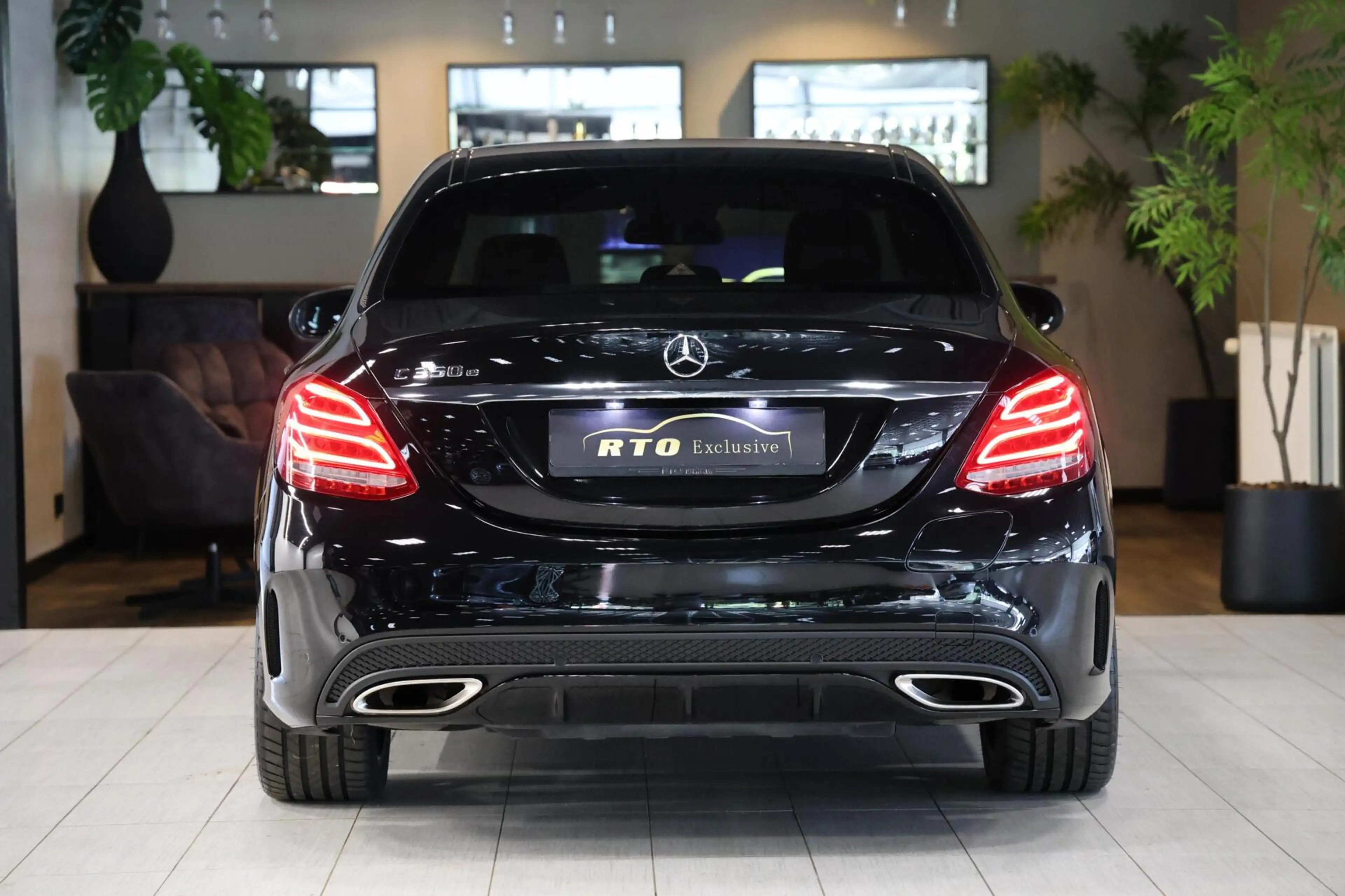 Mercedes-Benz C 350 e AMG|Luchtvering|Night|Carplay|Leder — photo 14