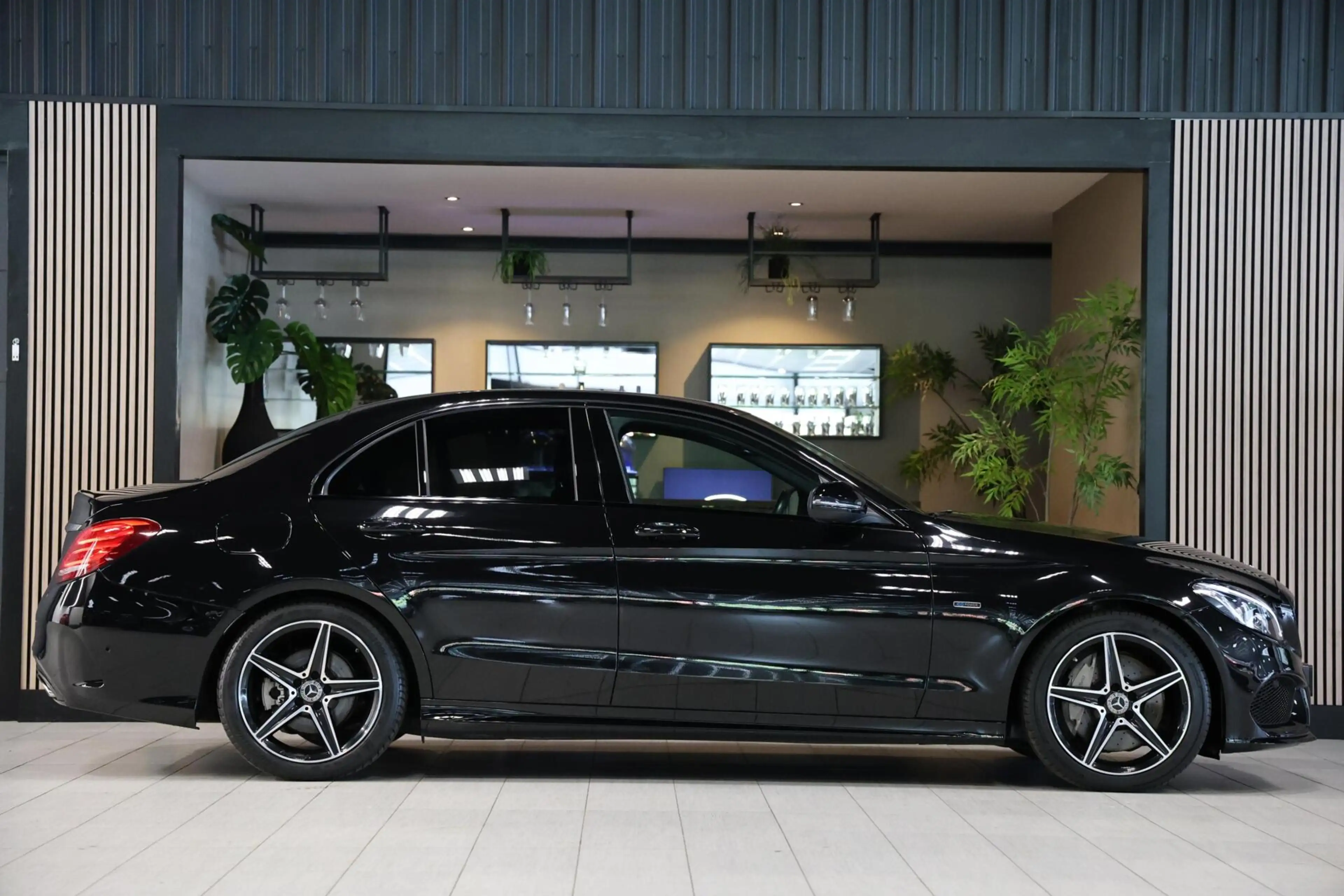 Mercedes-Benz C 350 e AMG|Luchtvering|Night|Carplay|Leder — photo 9