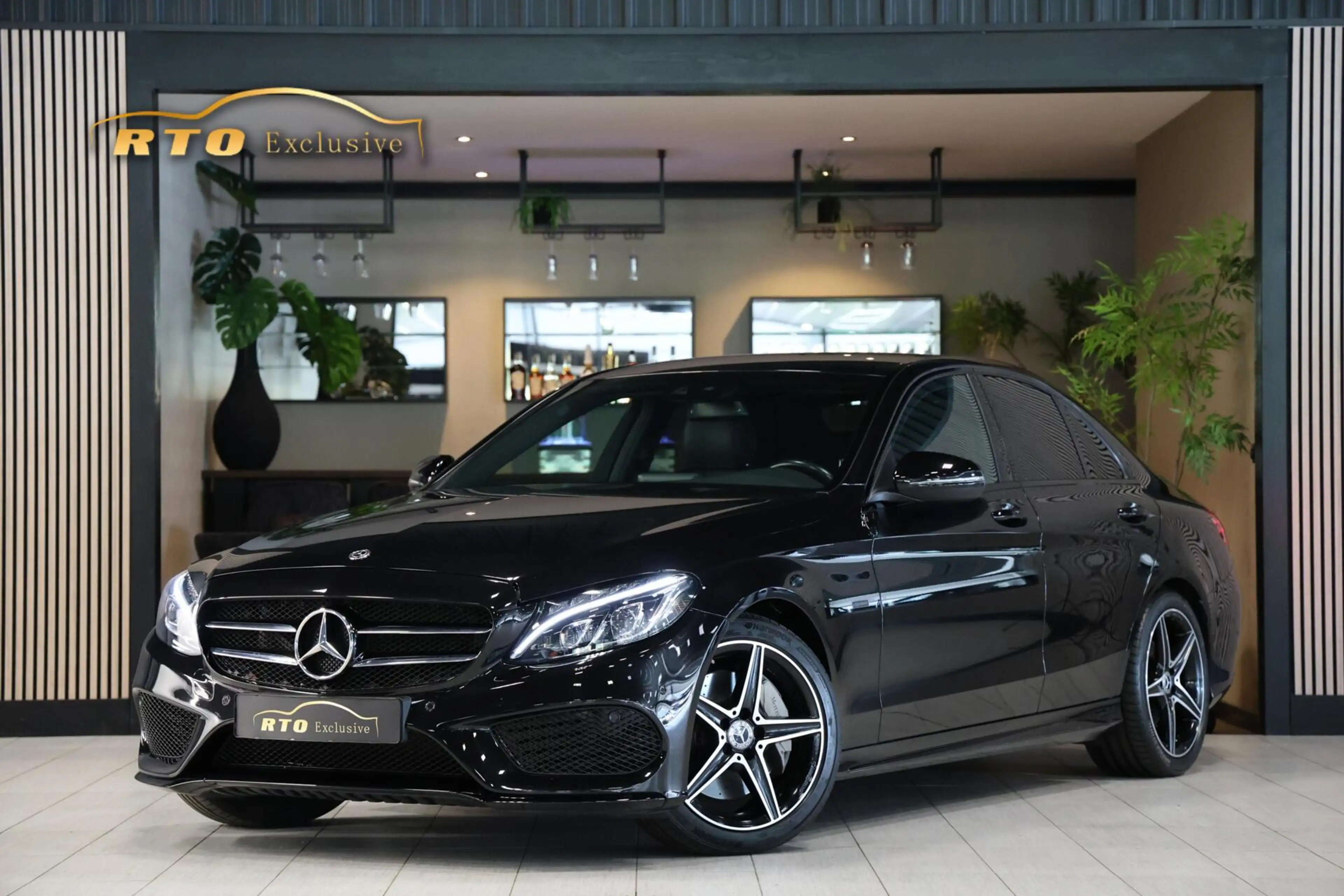 Mercedes-Benz C 350 e AMG|Luchtvering|Night|Carplay|Leder