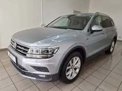 Volkswagen Tiguan Allspace 2.0 TDI Highline 4M LED Panorama Standheizung Kamera AHK
