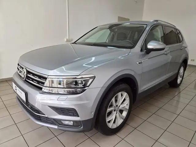 Volkswagen Tiguan Allspace 2.0 TDI Highline 4M LED Panorama Standheizung Kamera AHK