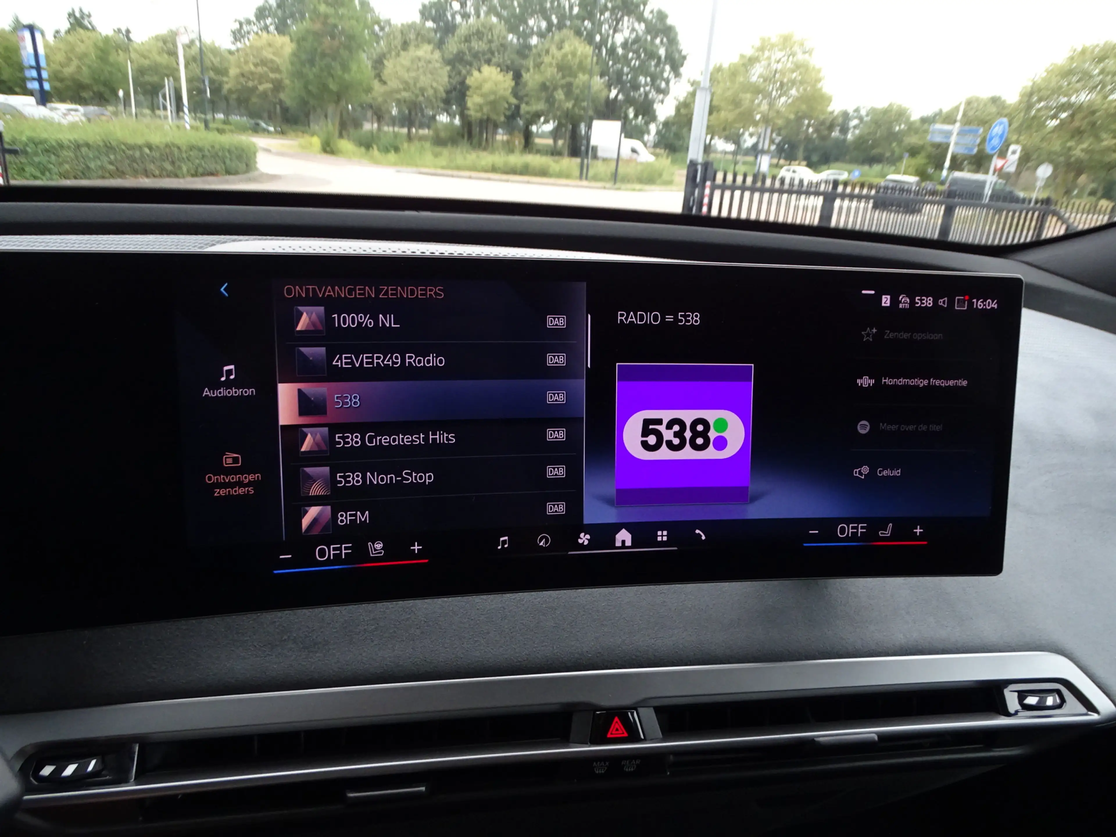 BMW iX xDrive45 Innovatiespakket Harman/Kardon M Sportpak — photo 37
