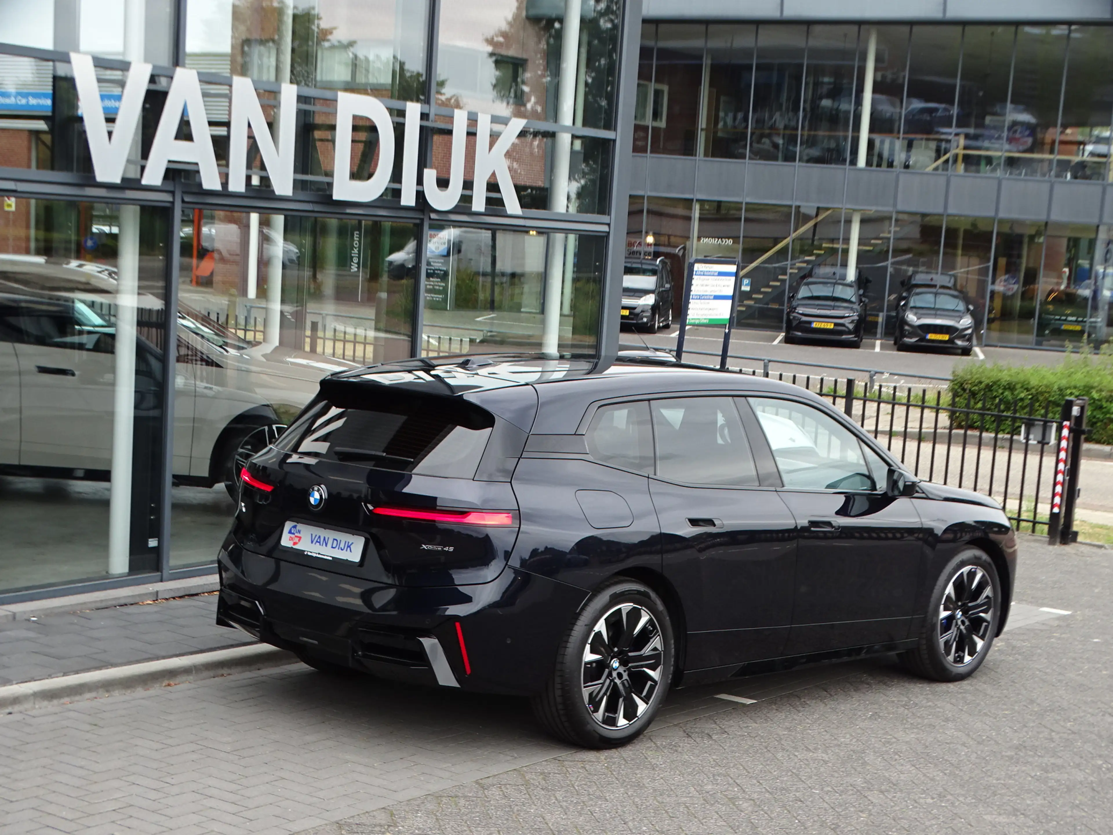 BMW iX xDrive45 Innovatiespakket Harman/Kardon M Sportpak — photo 7