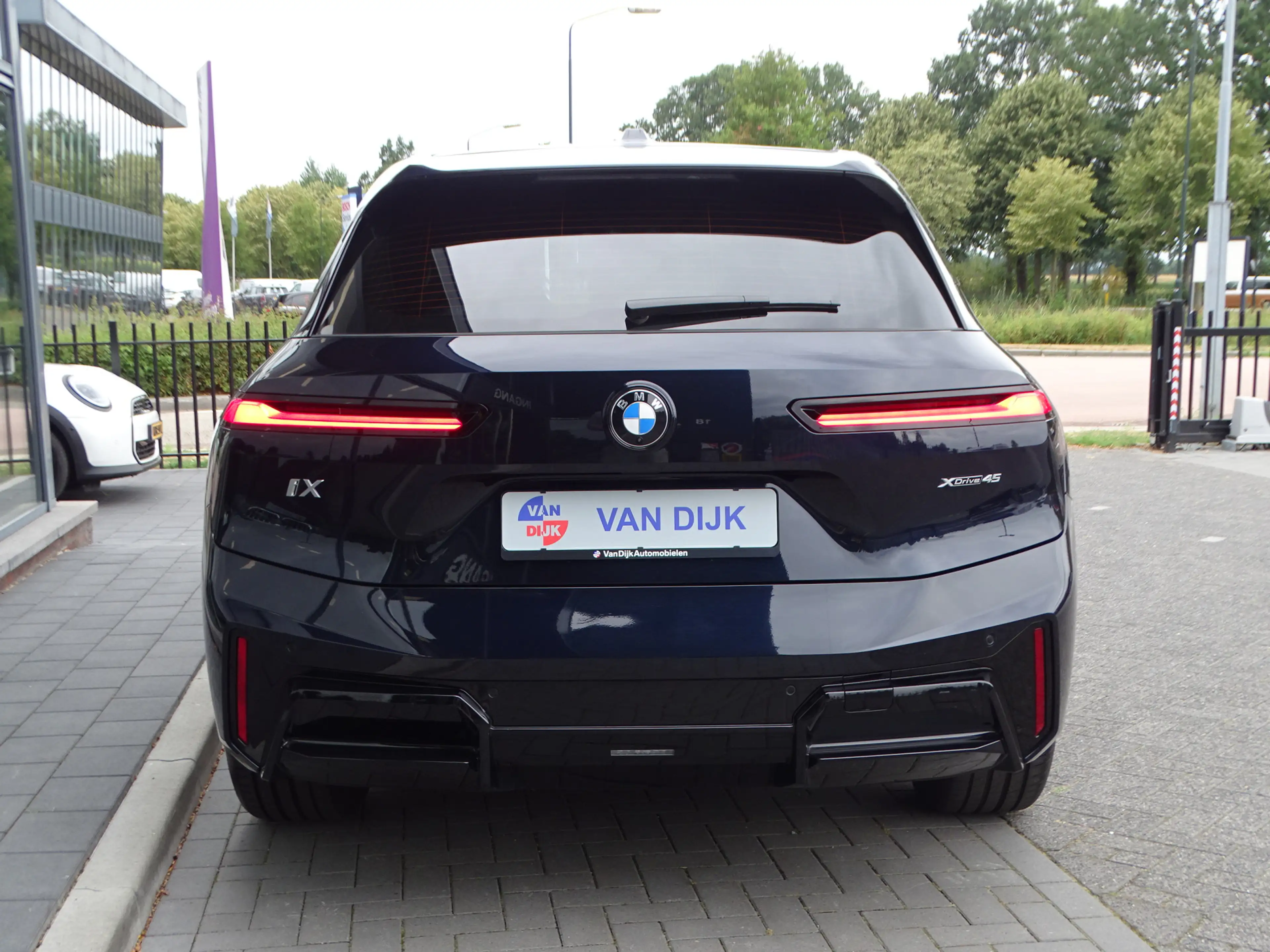 BMW iX xDrive45 Innovatiespakket Harman/Kardon M Sportpak — photo 8