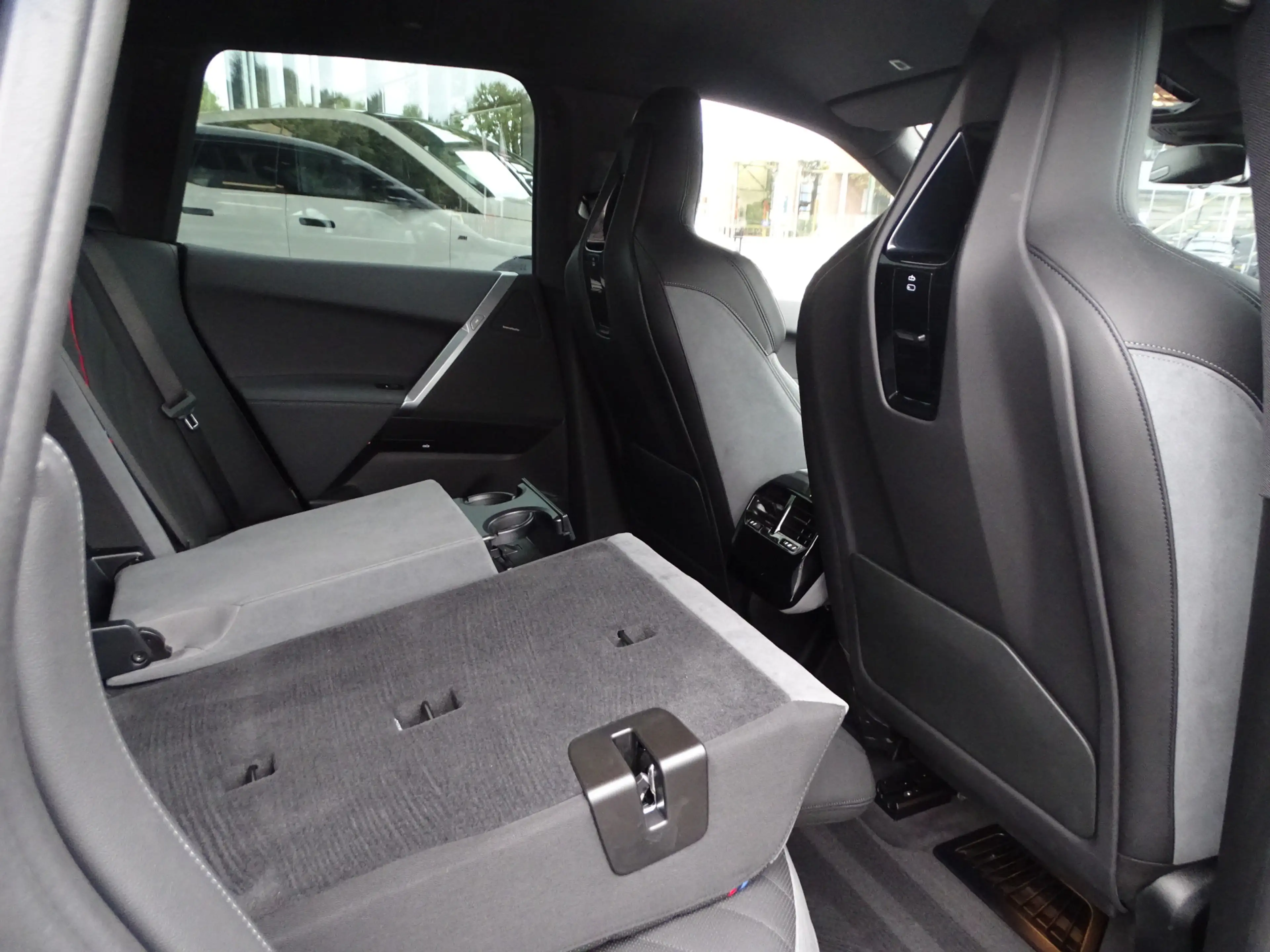 BMW iX xDrive45 Innovatiespakket Harman/Kardon M Sportpak — photo 15
