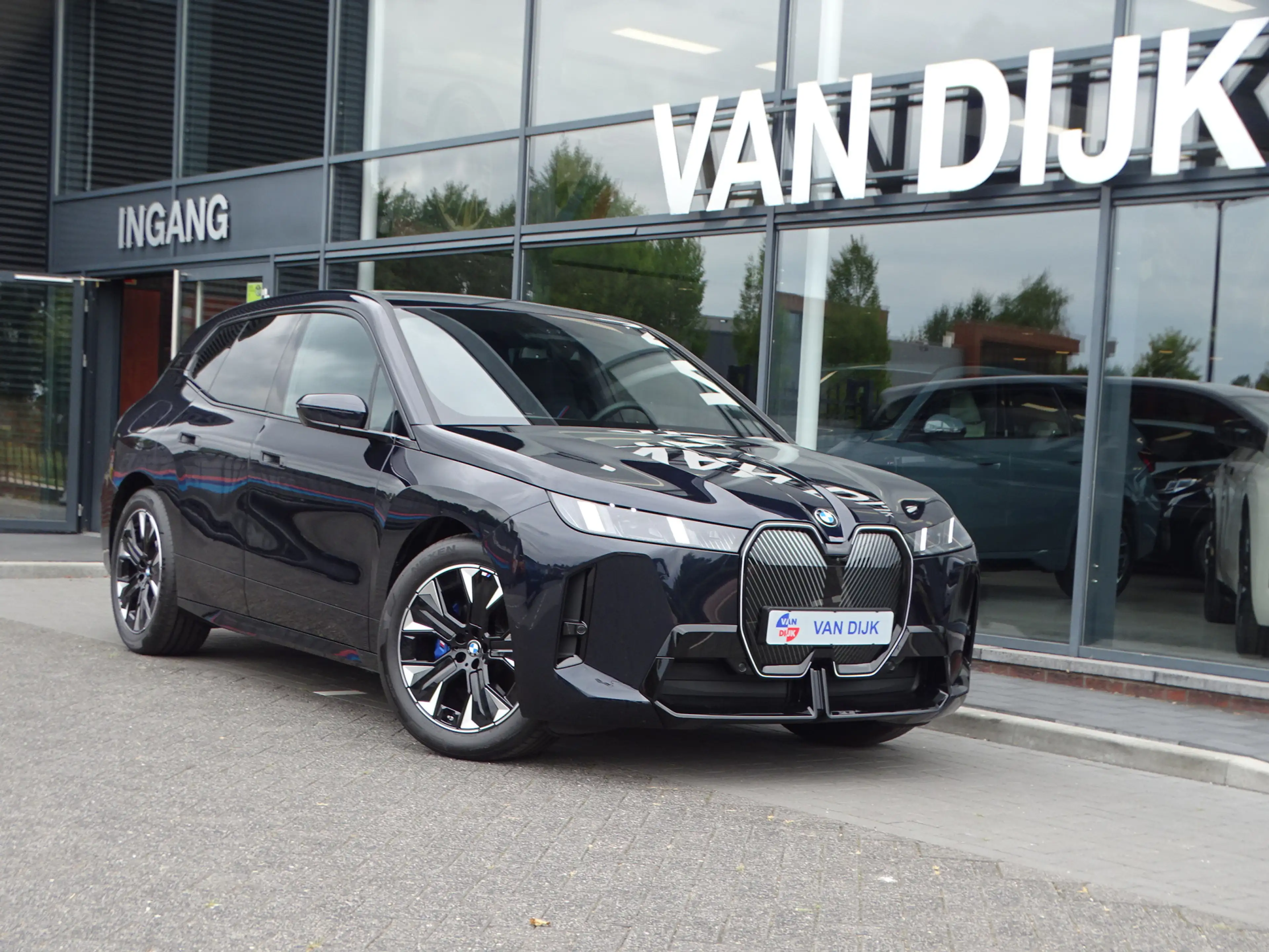 BMW iX xDrive45 Innovatiespakket Harman/Kardon M Sportpak — photo 2