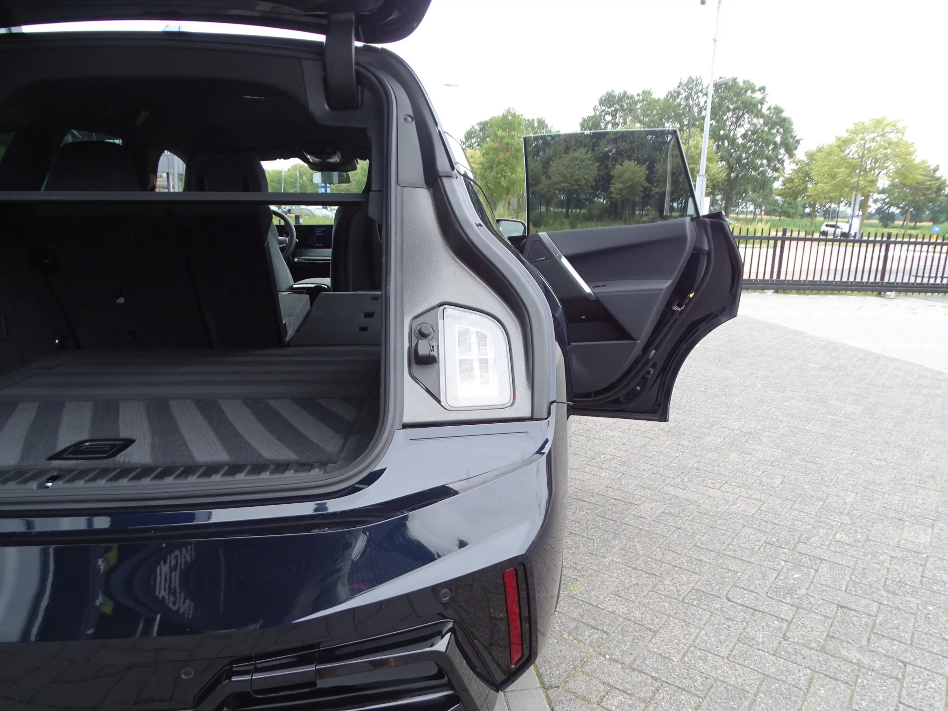BMW iX xDrive45 Innovatiespakket Harman/Kardon M Sportpak — photo 16