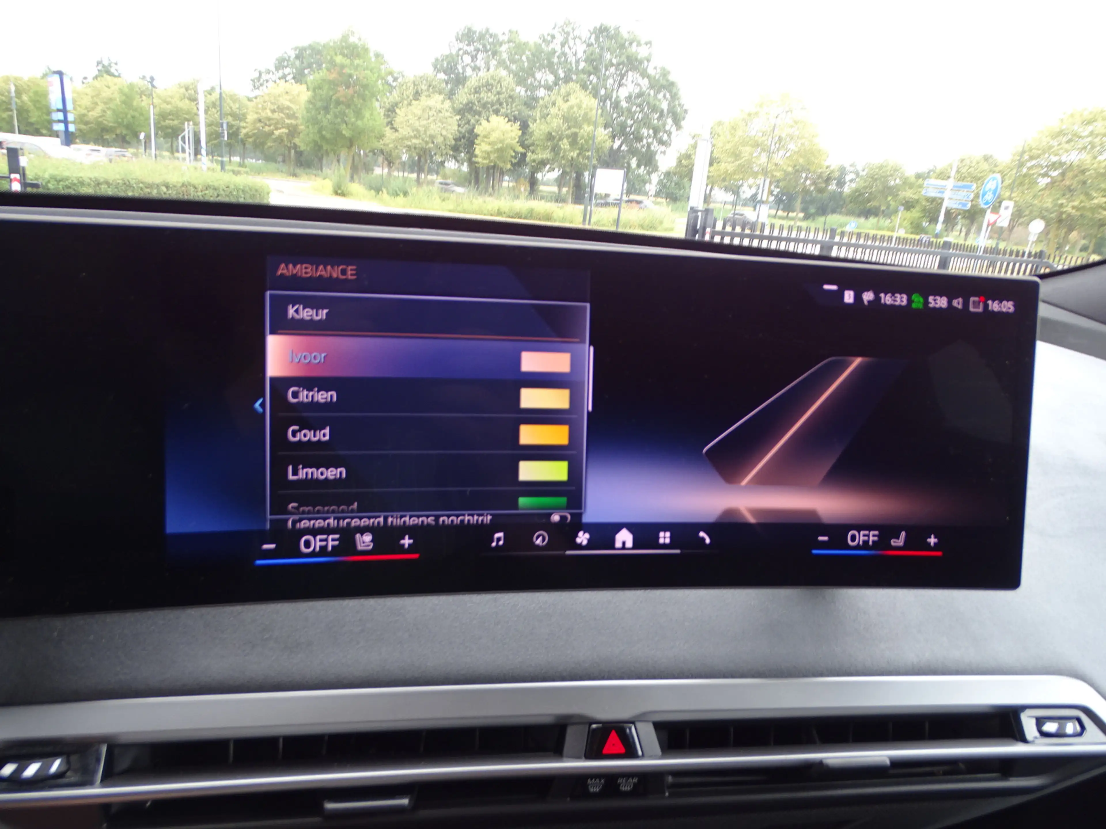 BMW iX xDrive45 Innovatiespakket Harman/Kardon M Sportpak — photo 40