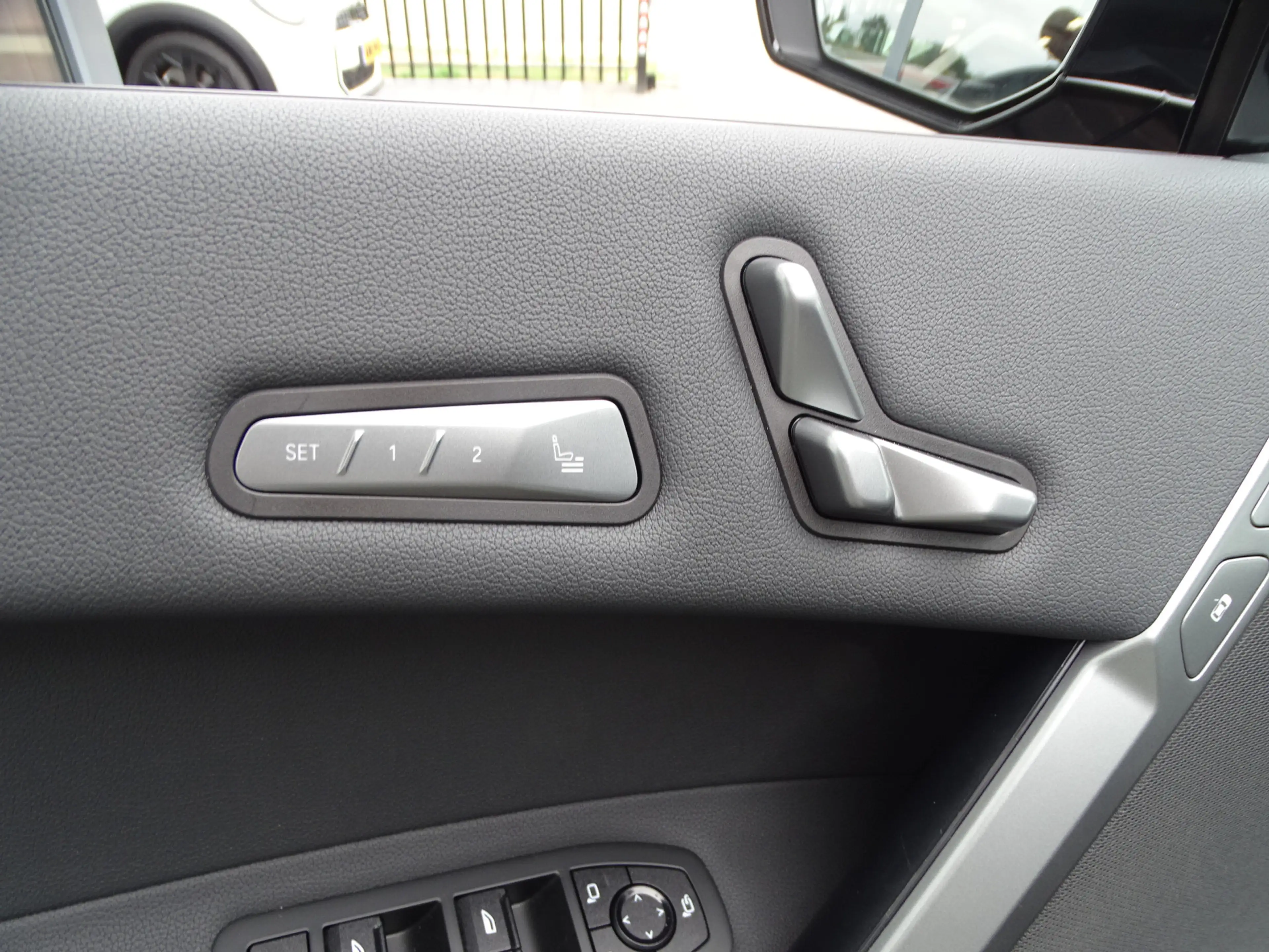 BMW iX xDrive45 Innovatiespakket Harman/Kardon M Sportpak — photo 28