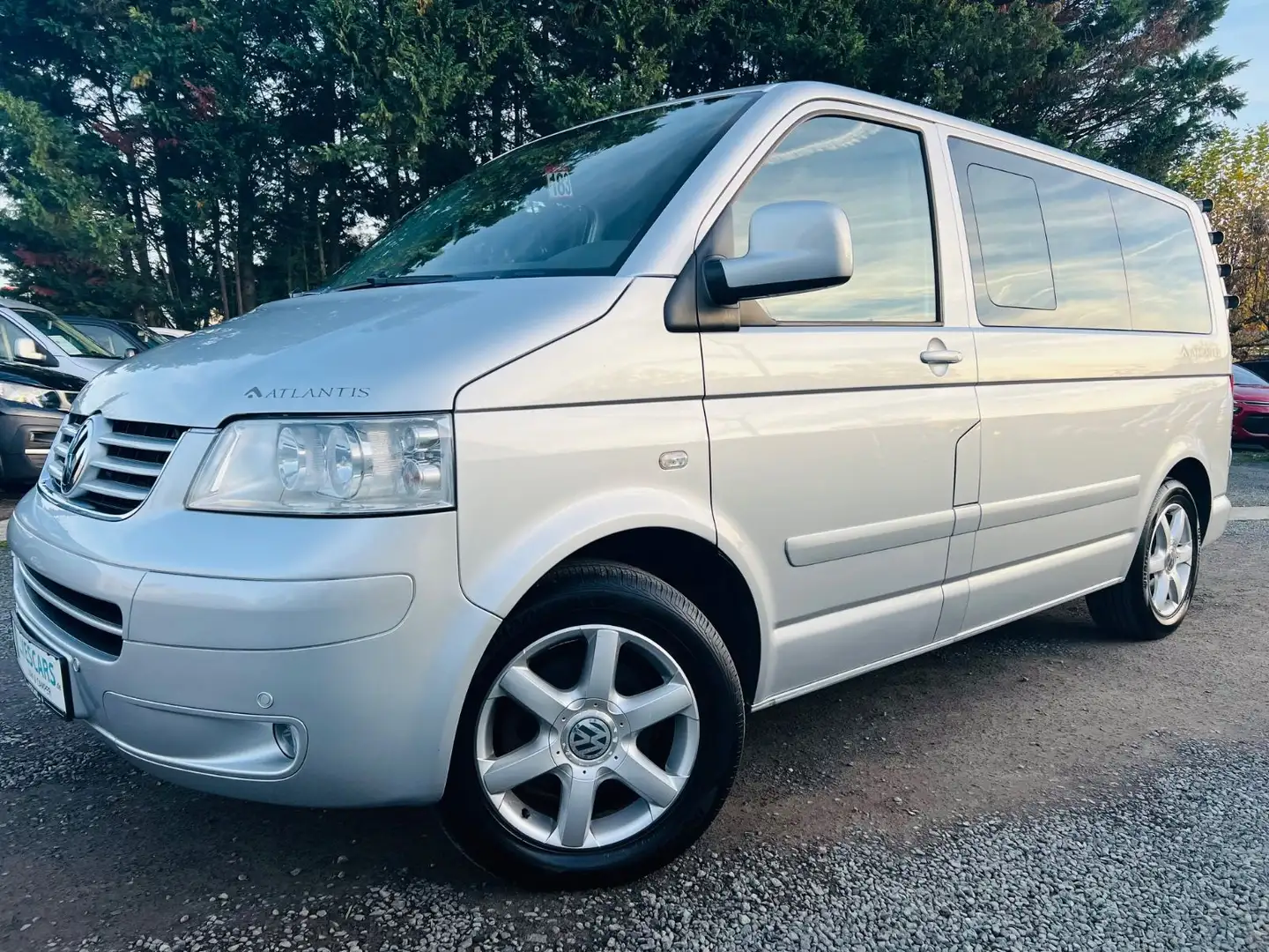 Volkswagen T5 Multivan Atlantis/Scheckheftgepflegt/AHK/LM Argent - 1