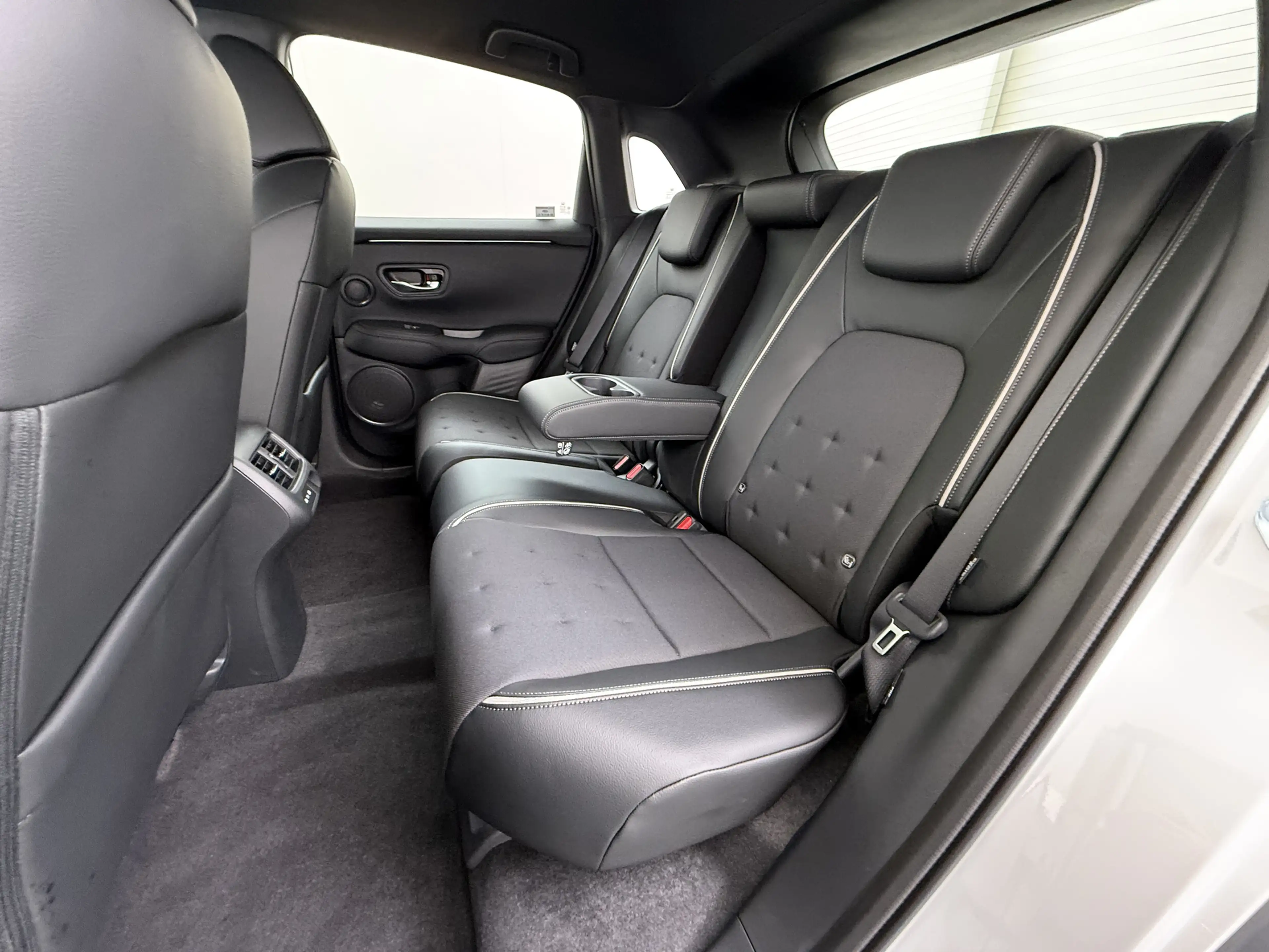 Honda ZR-V 2.0 Full Hybrid 184pk Aut Sport — photo 21