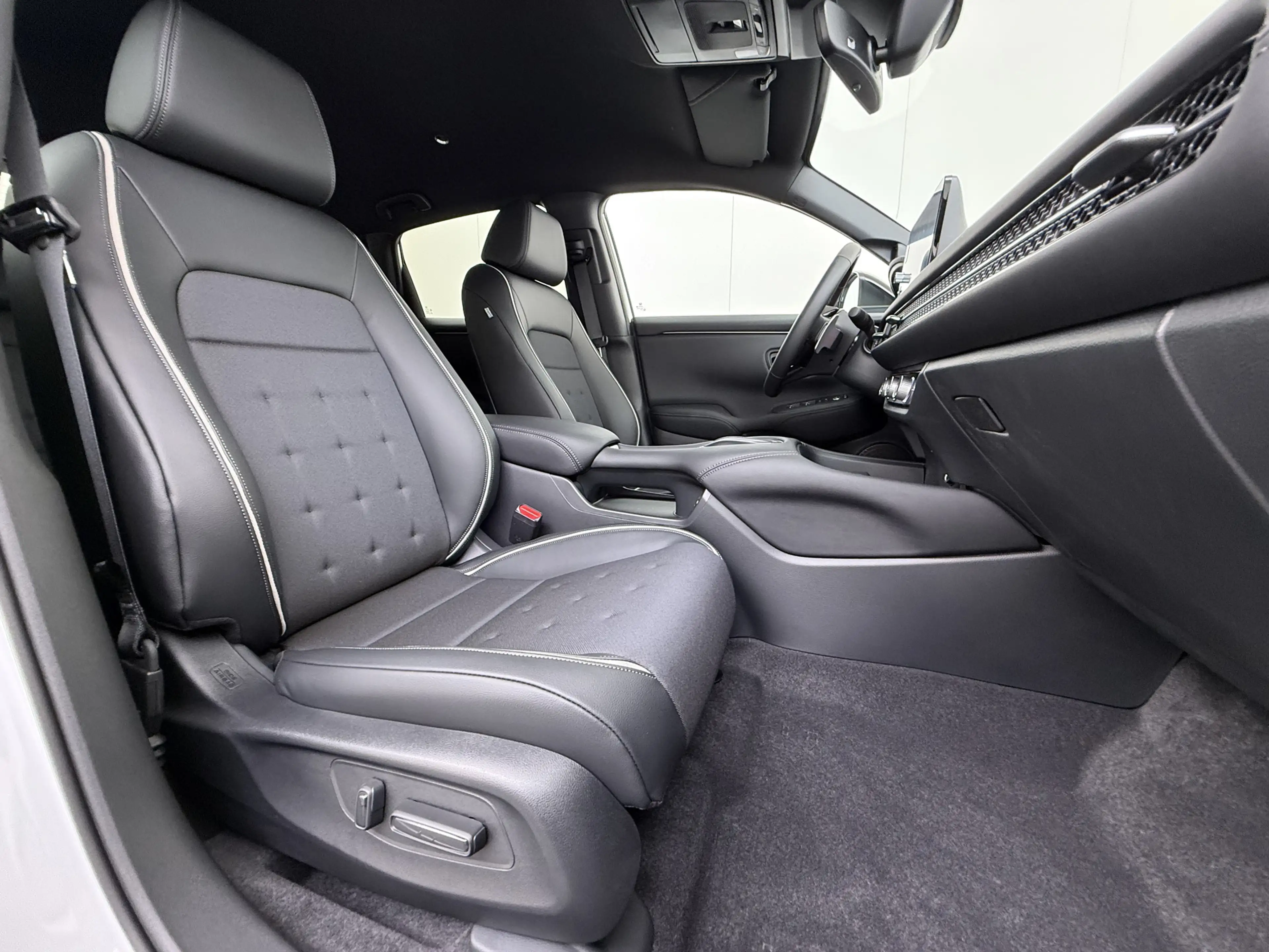 Honda ZR-V 2.0 Full Hybrid 184pk Aut Sport — photo 42