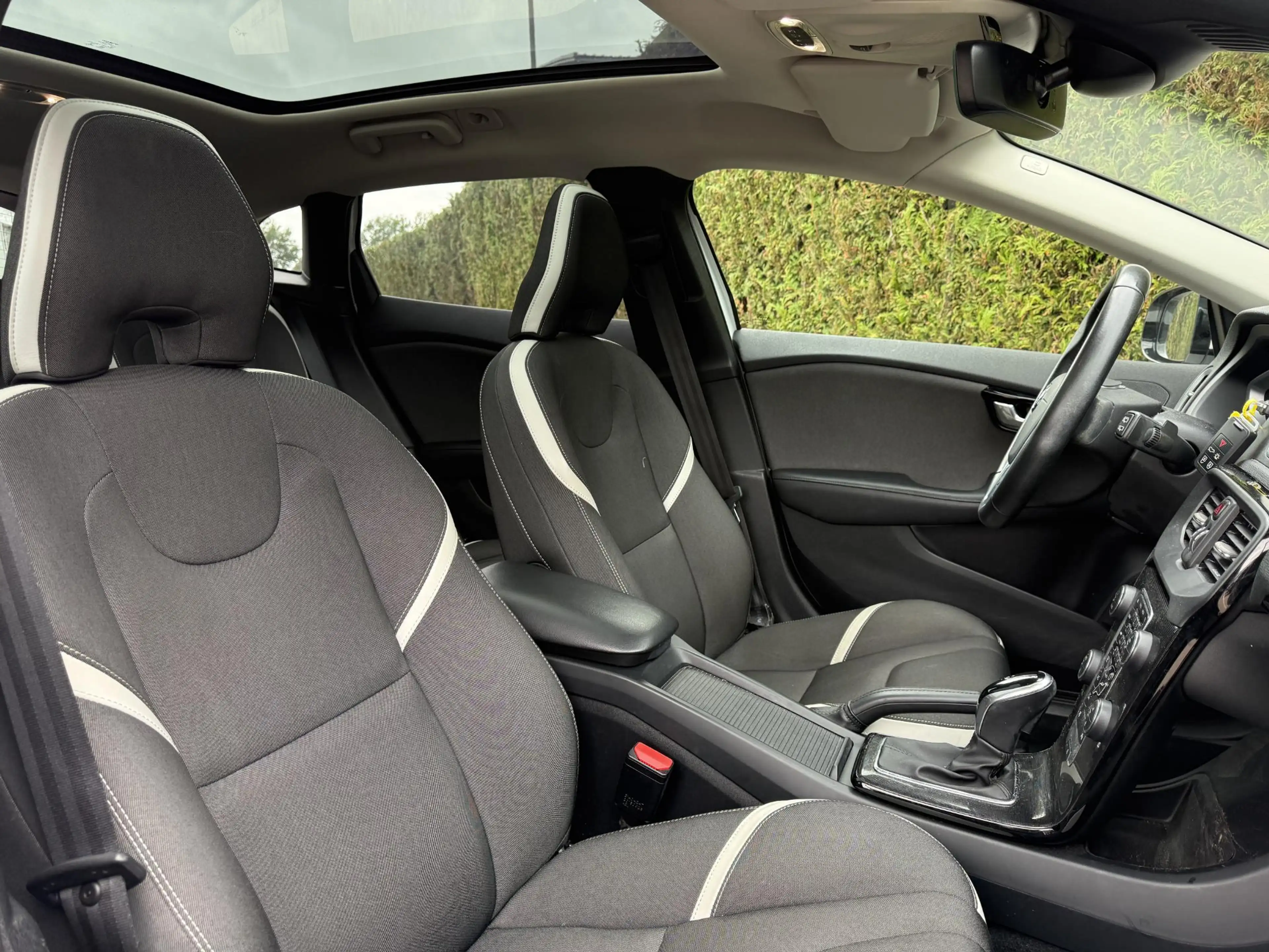 Volvo V40 D3 Dynamic Edition Panodak Automaat — photo 13