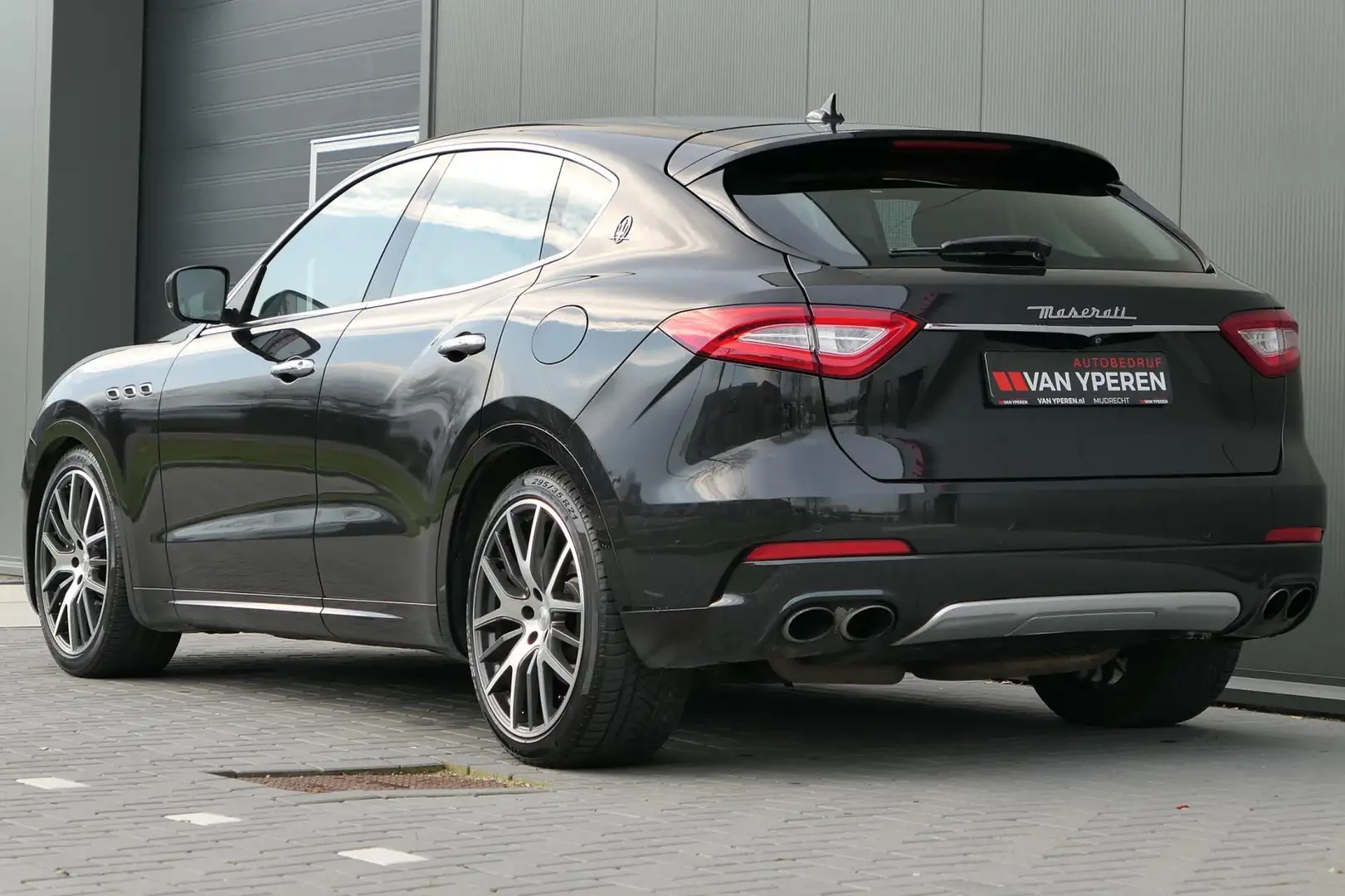 Maserati Levante 3.0 V6 S AWD 430PK 360camera Luchtvering Schwarz - 2
